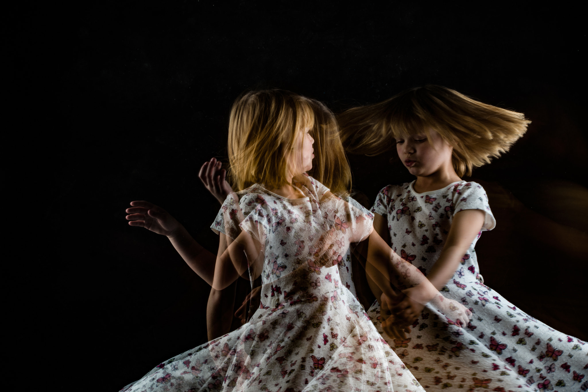 Nikon AF-S Nikkor 70-200mm F2.8G ED VR II sample photo. Dancing, single shot, portrait photography