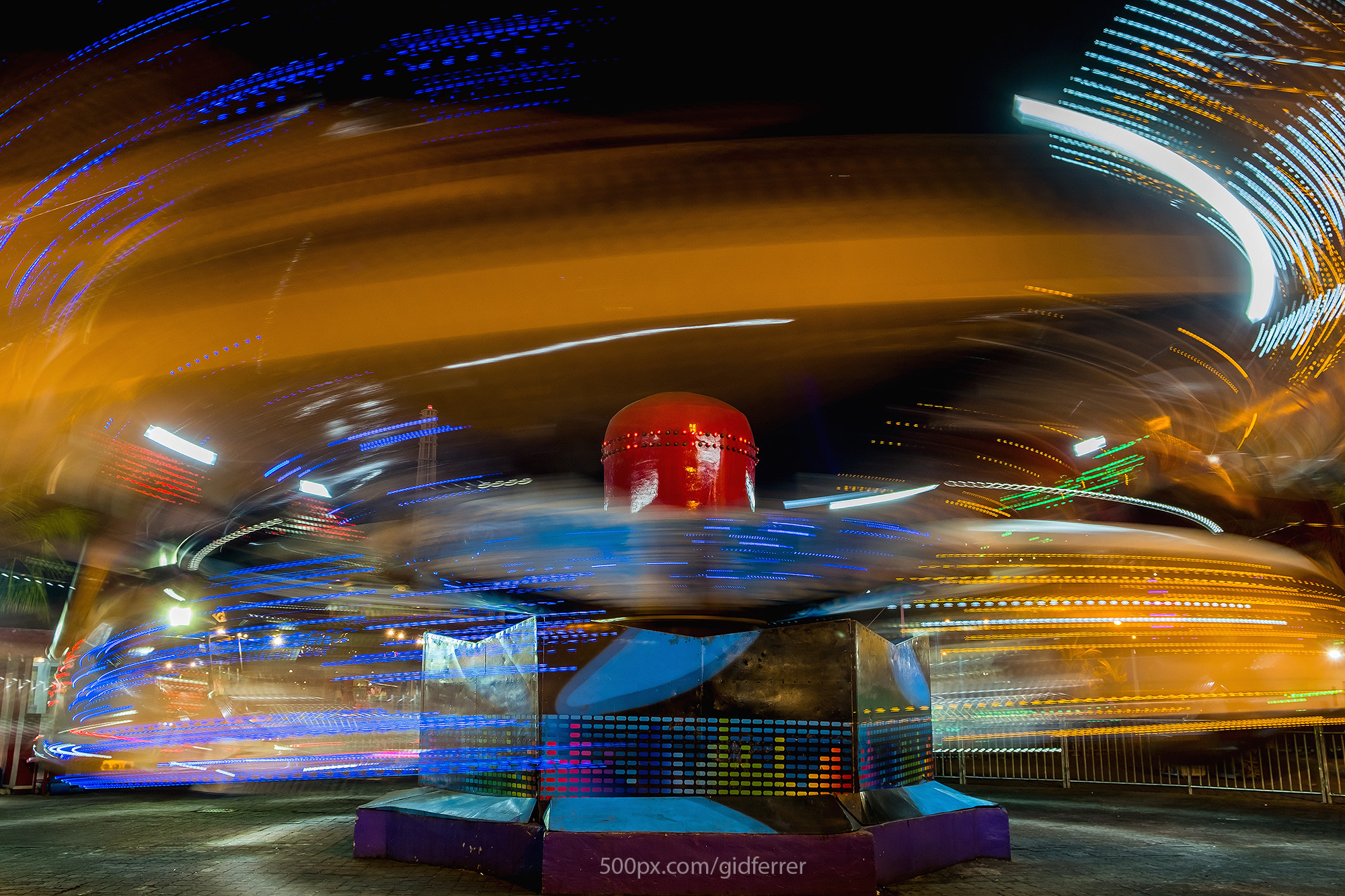 Fujifilm X-E2S + Fujifilm XF 18-55mm F2.8-4 R LM OIS sample photo. Spin out photography