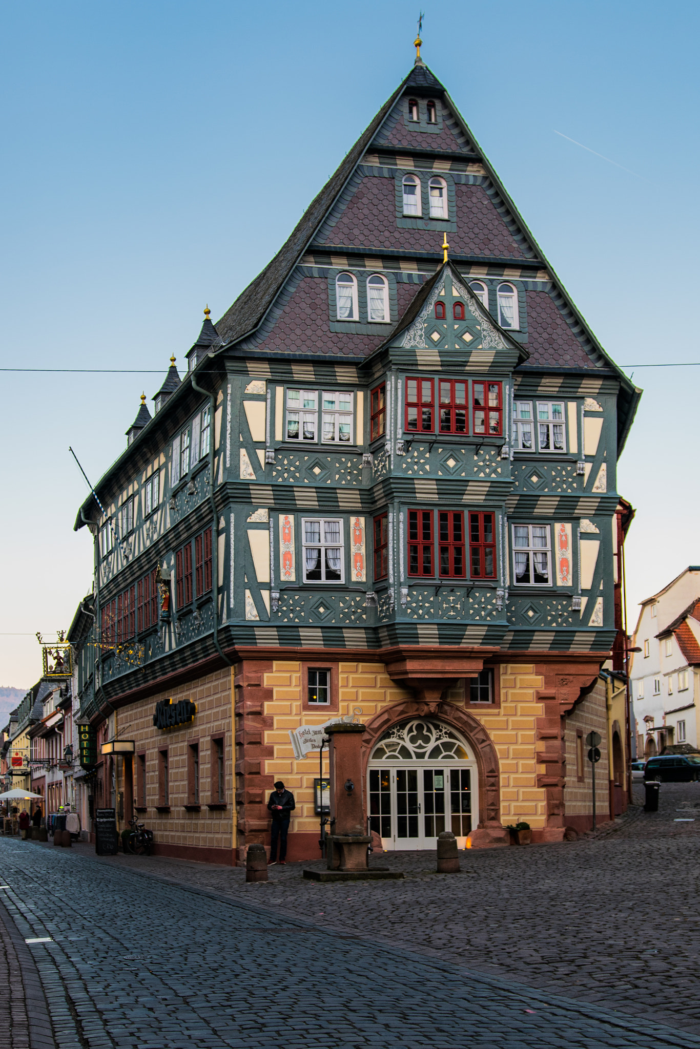 Nikon D5300 + Sigma 18-35mm F1.8 DC HSM Art sample photo. "zum riesen" in miltenberg photography