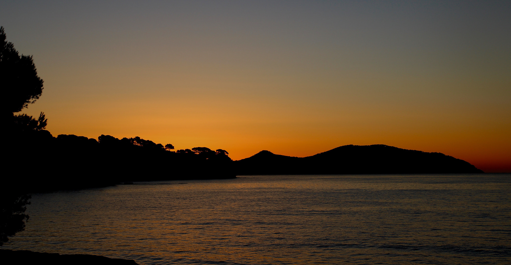 Tamron SP AF 17-50mm F2.8 XR Di II LD Aspherical (IF) sample photo. Orange sunrise bay photography