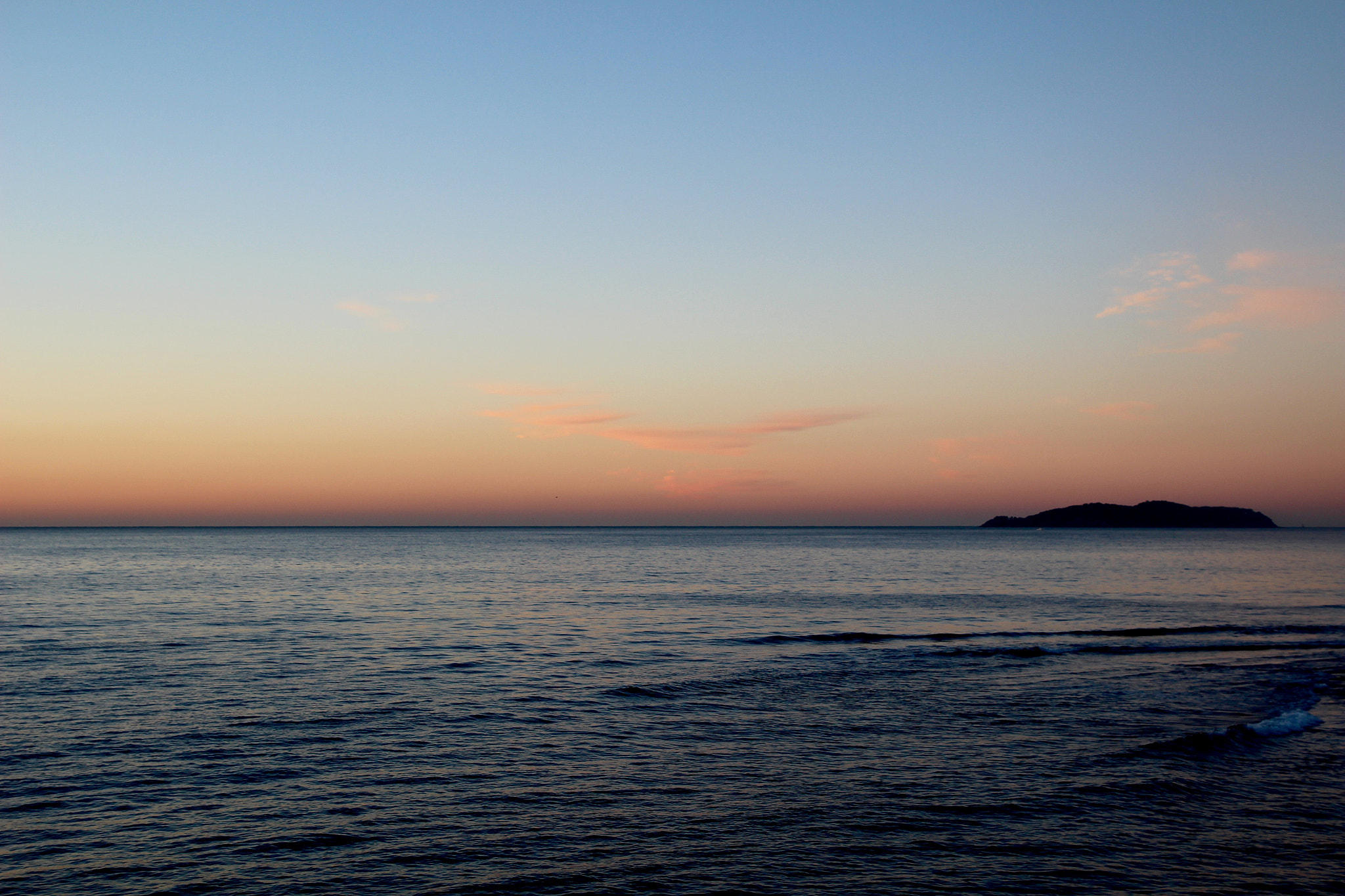 Tamron SP AF 17-50mm F2.8 XR Di II LD Aspherical (IF) sample photo. Pink sunrise photography