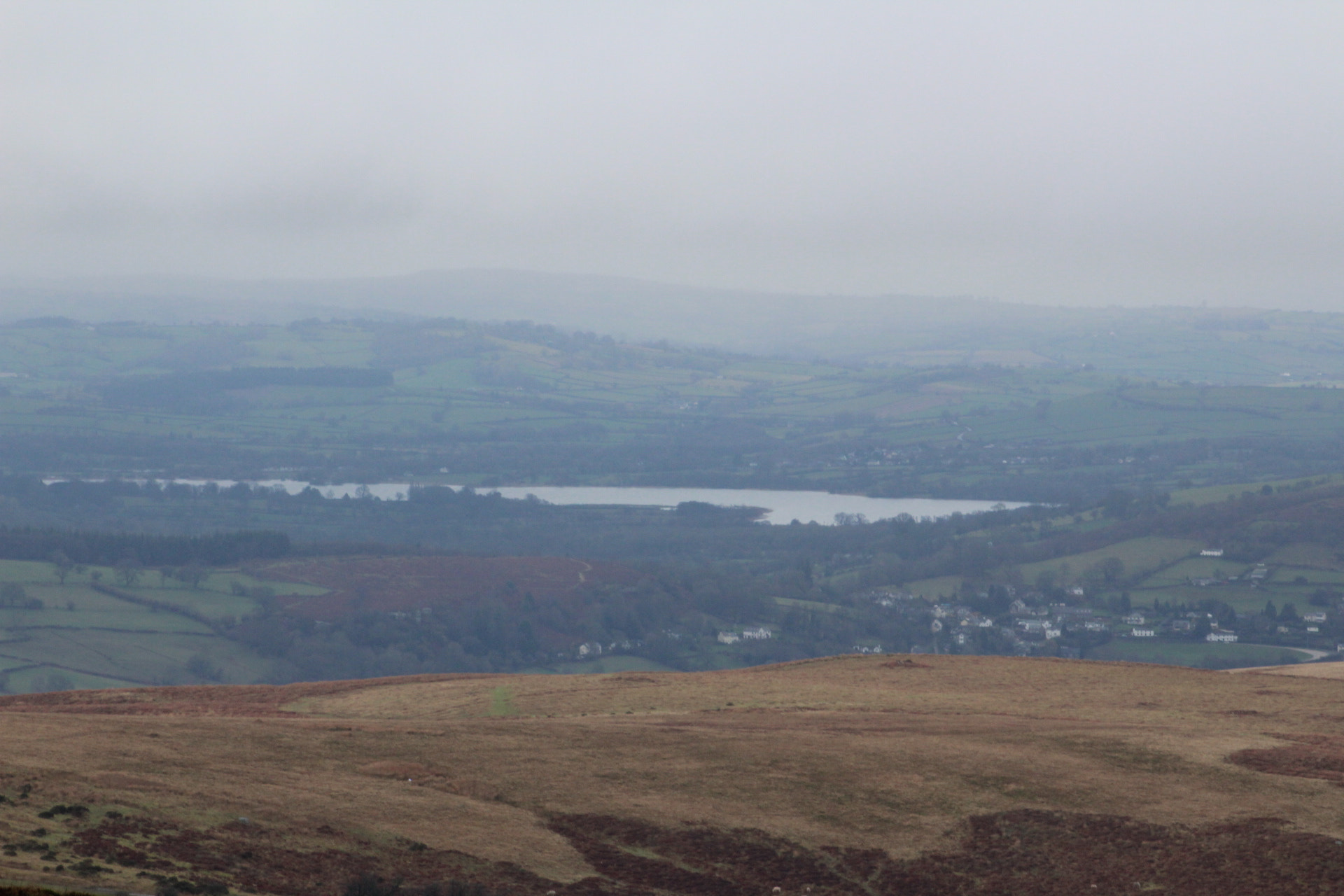 Canon EOS 1300D (EOS Rebel T6 / EOS Kiss X80) + EF75-300mm f/4-5.6 sample photo. Brecon beacons photography