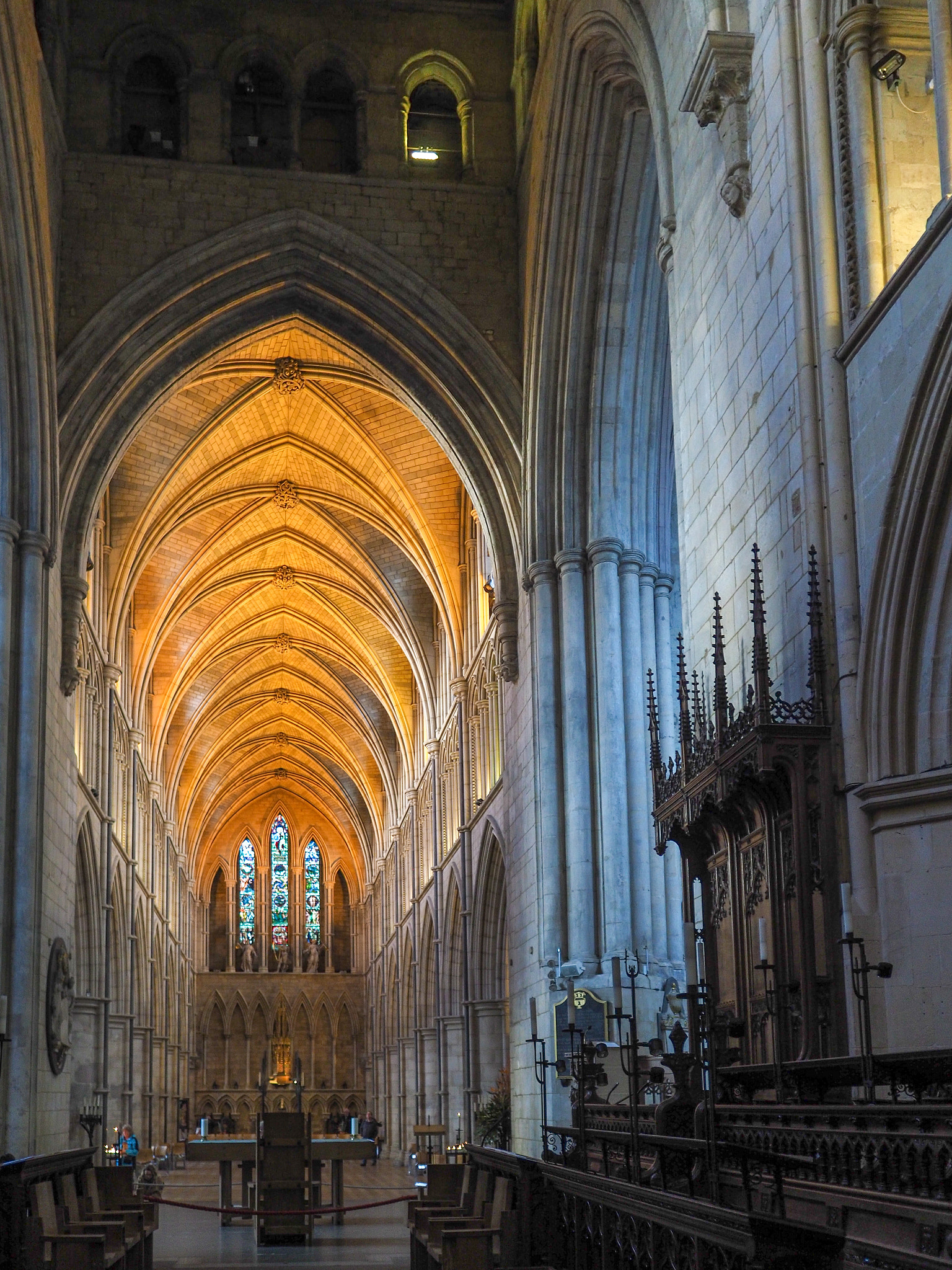 Olympus PEN-F + OLYMPUS M.12mm F2.0 sample photo. Interior view of southwark cathedral photography