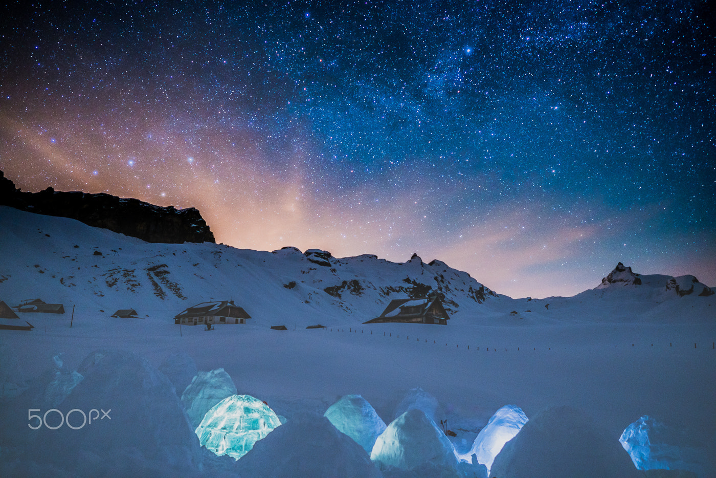 Sony a7R II + ZEISS Batis 25mm F2 sample photo. Igloo village photography