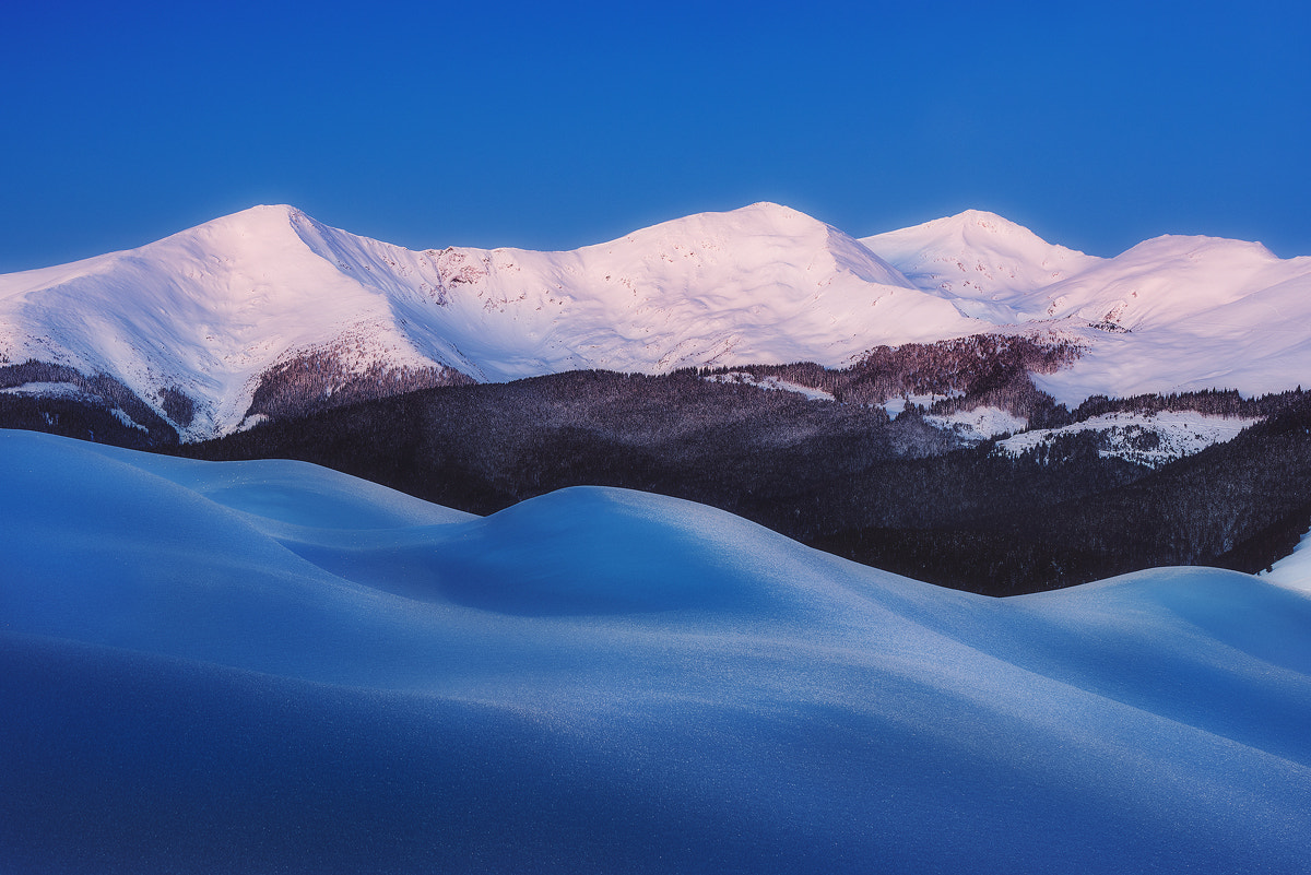 Nikon AF-S Nikkor 70-200mm F4G ED VR sample photo. Moon waves photography