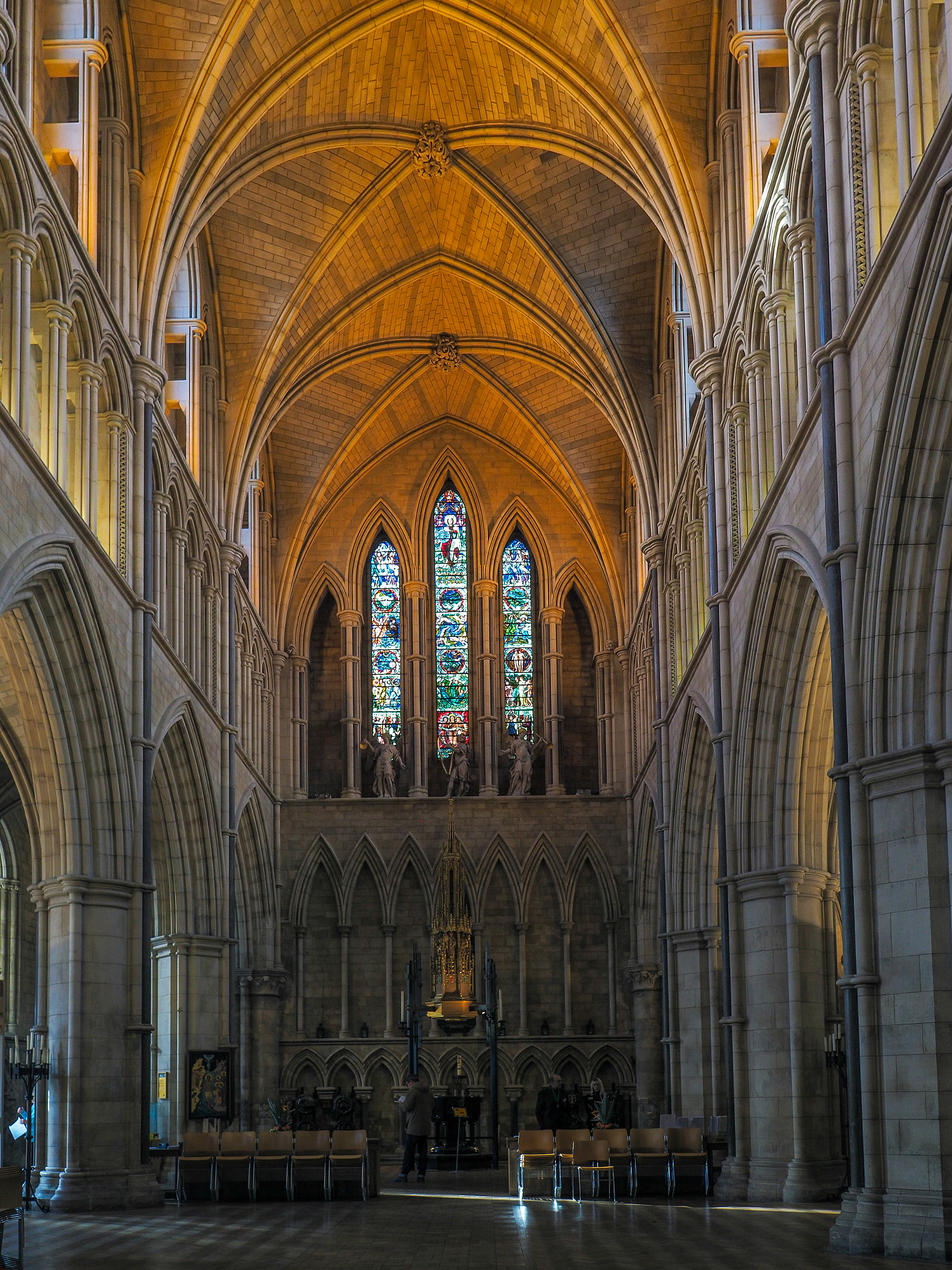 Olympus PEN-F + OLYMPUS M.12mm F2.0 sample photo. Interior view of southwark cathedral photography