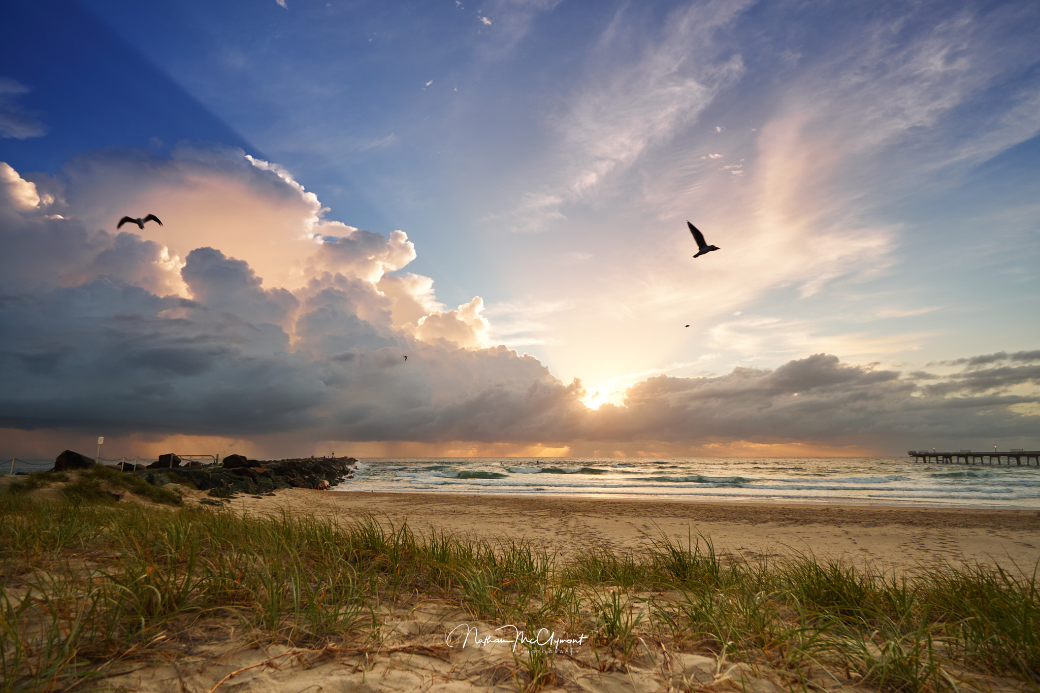 Sony a6300 + Sony E 10-18mm F4 OSS sample photo. First light at the spit photography