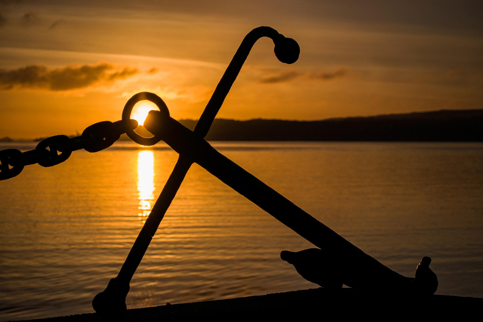 Nikon AF-S Nikkor 70-200mm F2.8G ED VR II sample photo. Anchor sunrise - holy loch, sandbank nr dunoon argyll photography