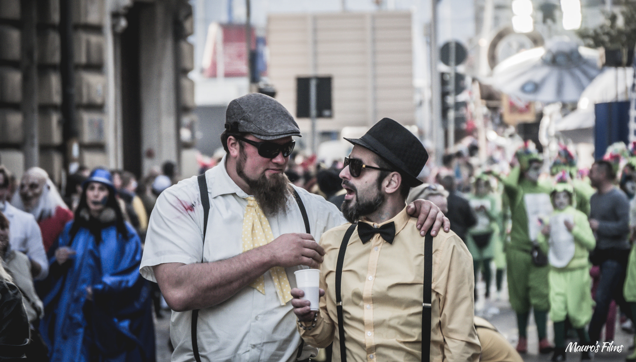 Panasonic Lumix DMC-G7 sample photo. Carnival street conversation photography