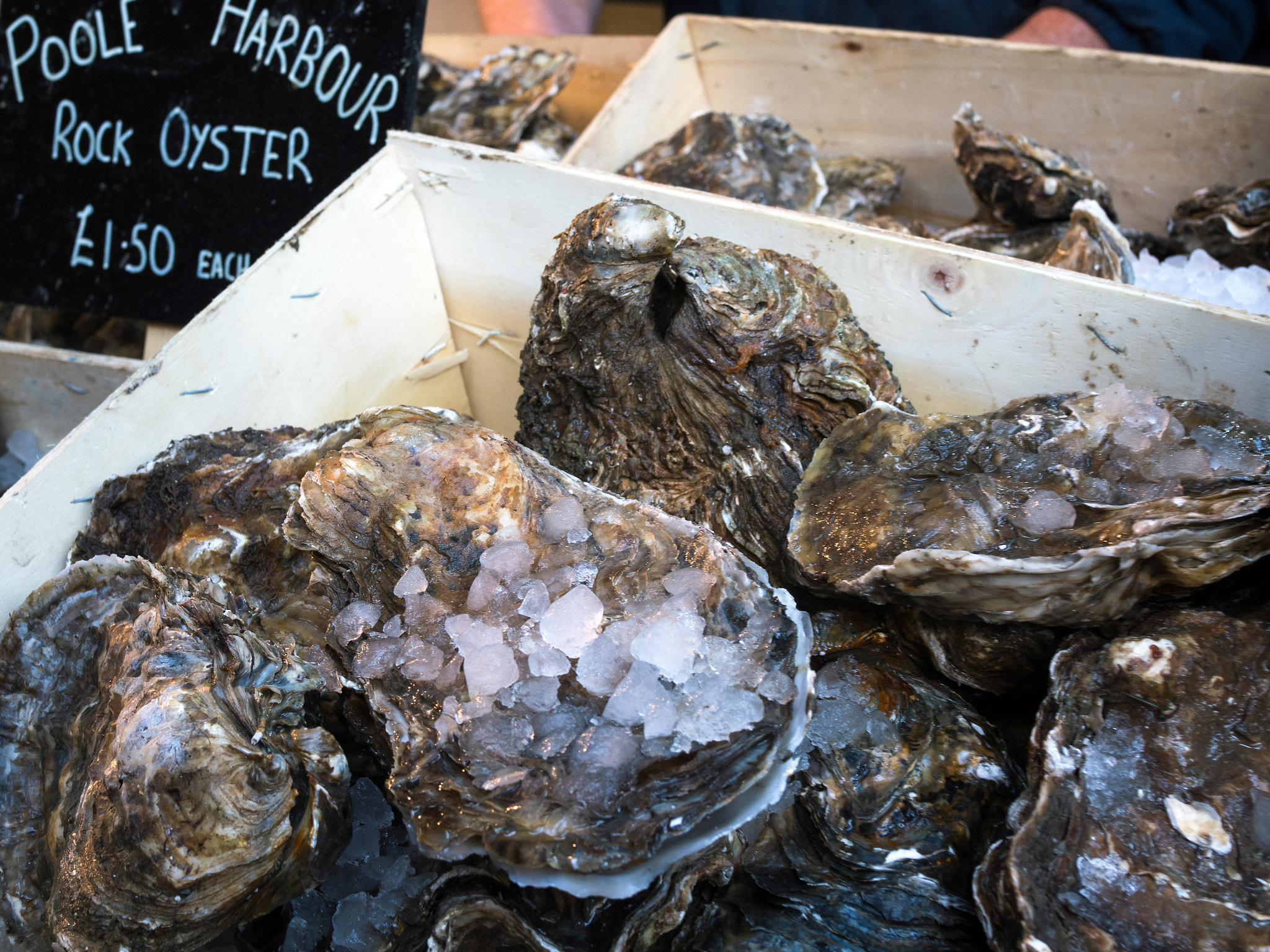 Olympus PEN-F + Olympus M.Zuiko Digital 25mm F1.8 sample photo. Oysters for sale in borough market photography