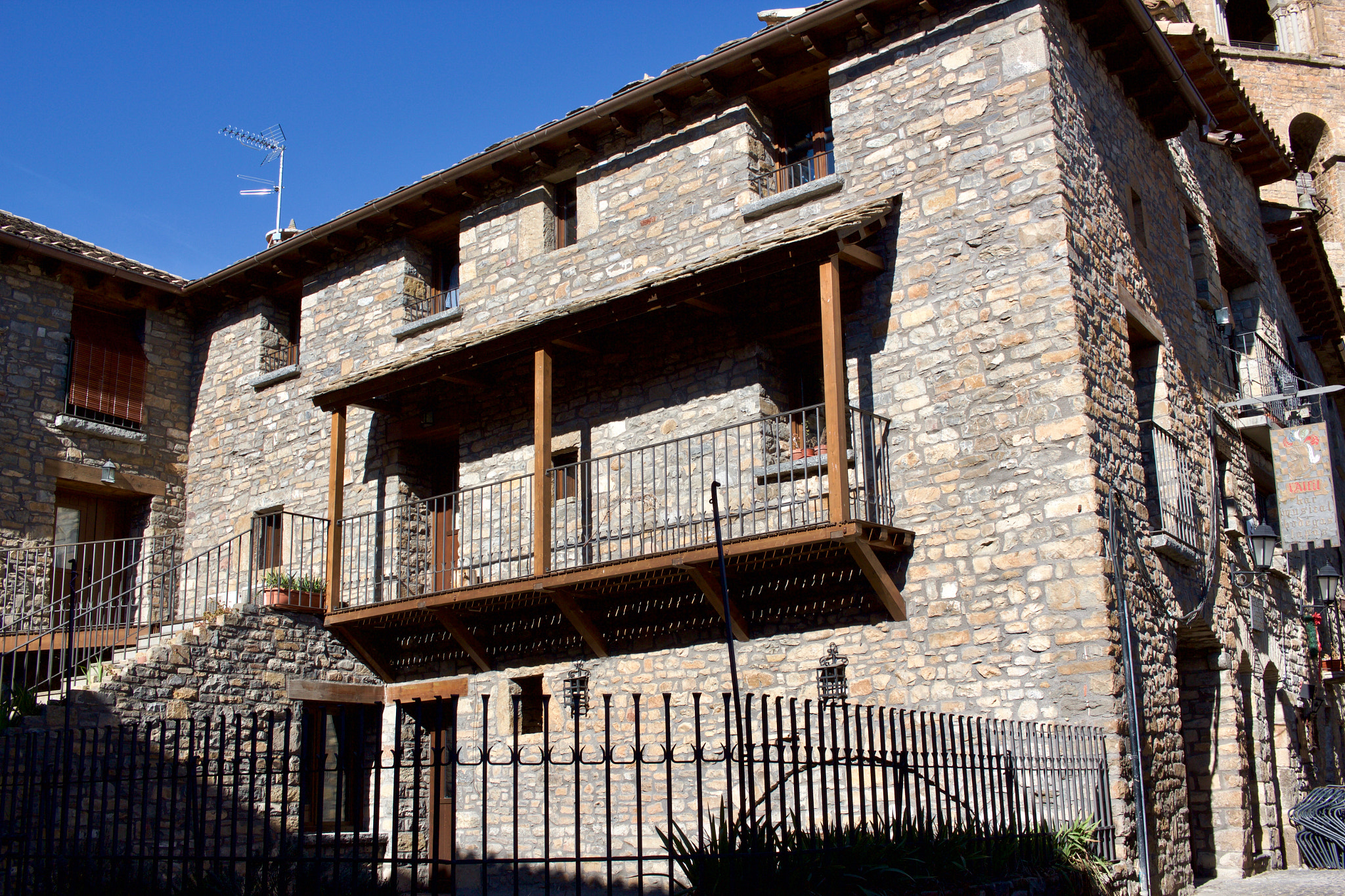 Canon EF-S 24mm F2.8 STM sample photo. Pueblo de aínsa, huesca, españa photography