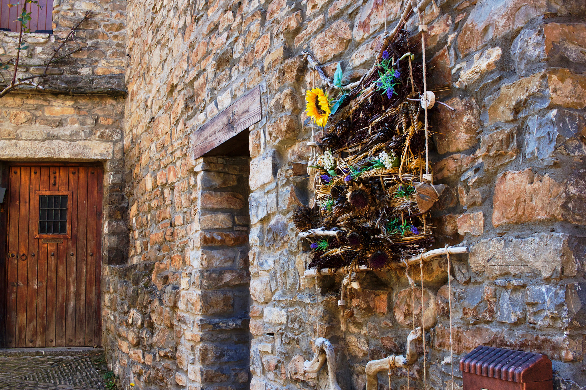 Canon EF-S 24mm F2.8 STM sample photo. Pueblo de aínsa, huesca, españa photography
