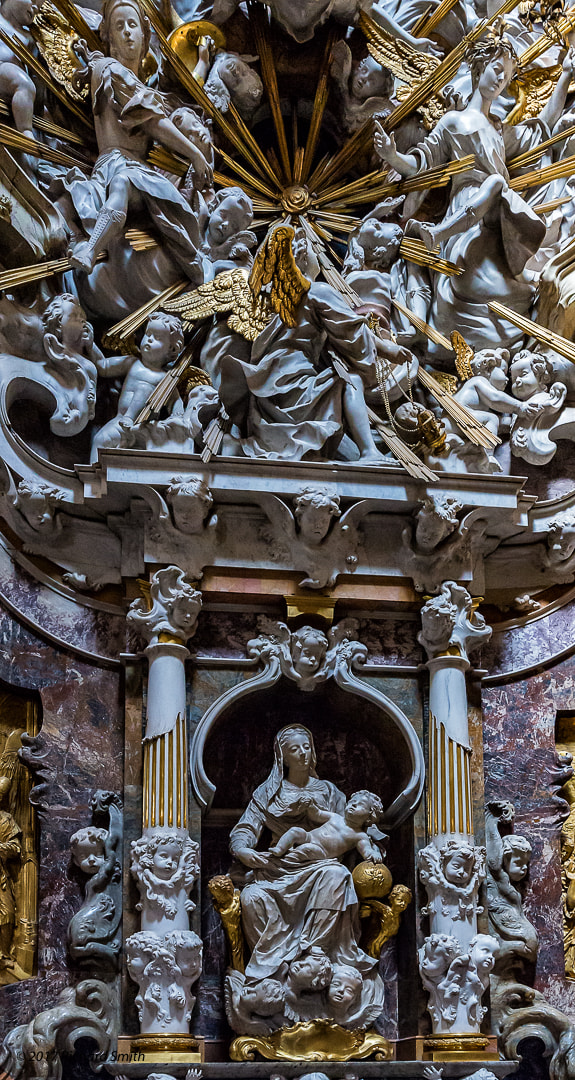 Nikon D600 + Nikon AF-S Nikkor 18-35mm F3.5-4.5G ED sample photo. Detail inside toledo cathedral photography