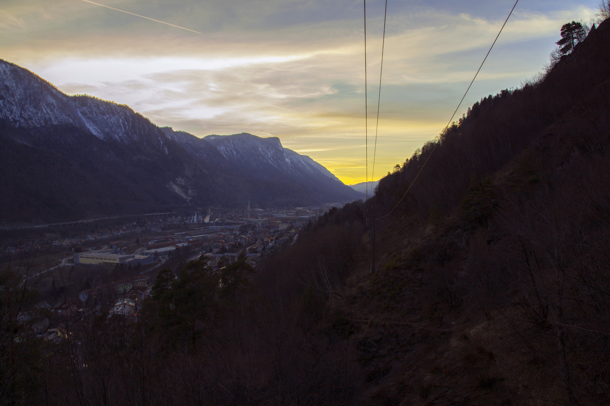 Canon EOS 500D (EOS Rebel T1i / EOS Kiss X3) + Canon TS-E 90mm F2.8 Tilt-Shift sample photo. Jesenice photography