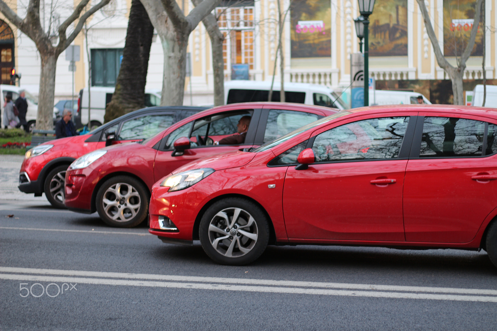 Canon EOS 650D (EOS Rebel T4i / EOS Kiss X6i) + Canon EF 50mm F1.8 STM sample photo. 3 red cars photography