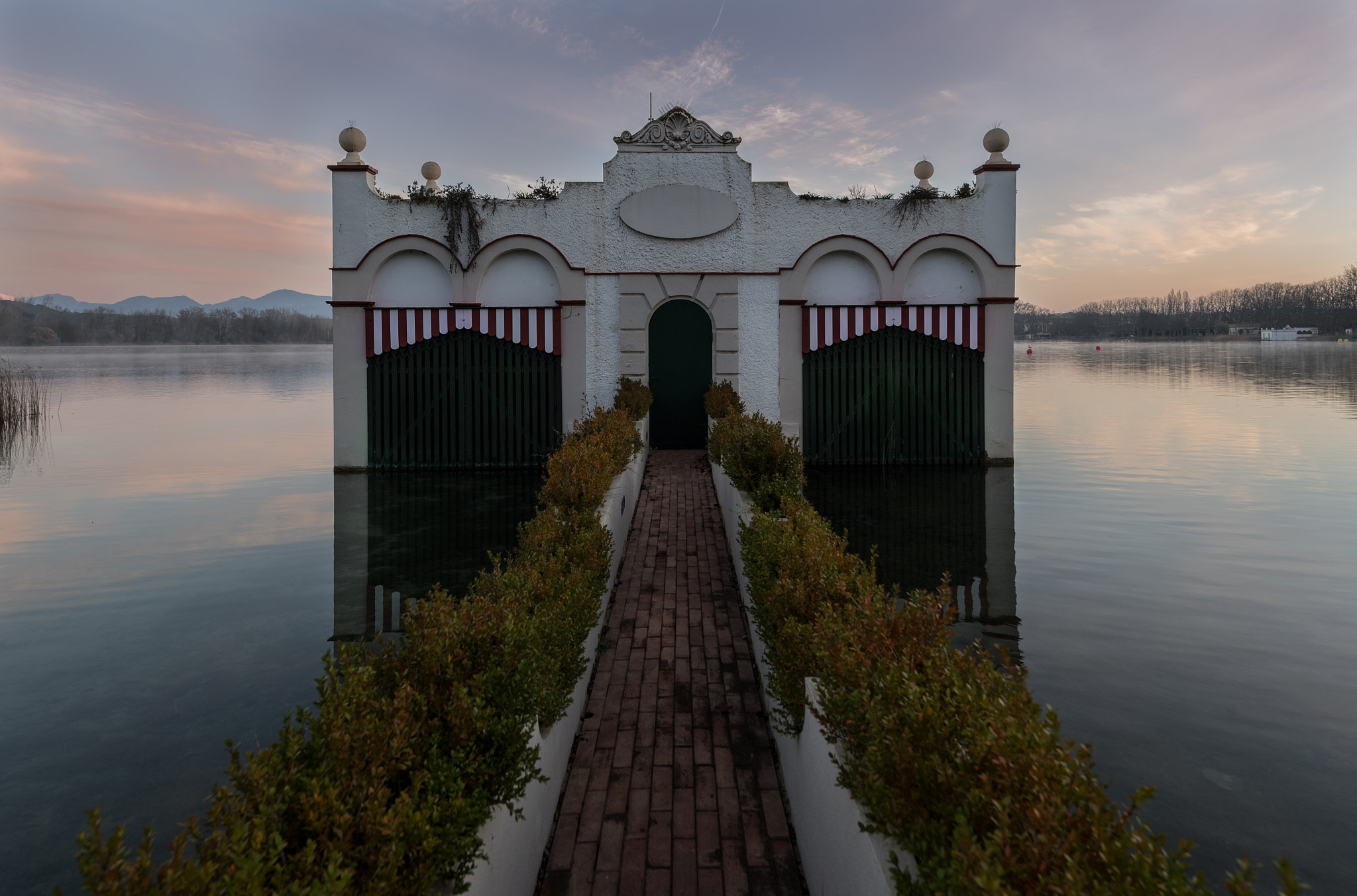 Nikon AF-S Nikkor 14-24mm F2.8G ED sample photo. Caseta de pescadors de banyoles photography