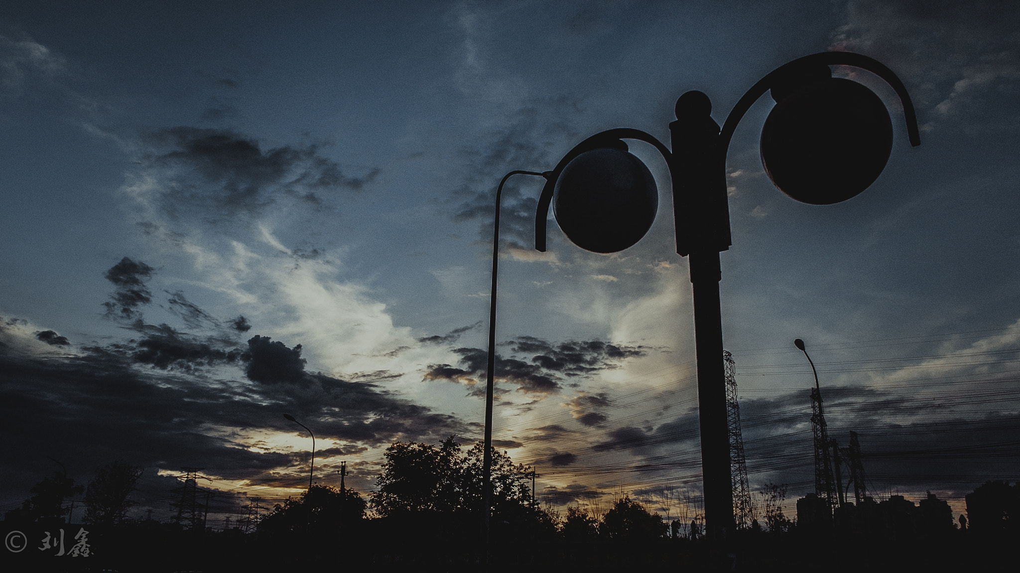 Sigma 18-200mm F3.5-6.3 DC OS HSM sample photo. Fire and cloud photography