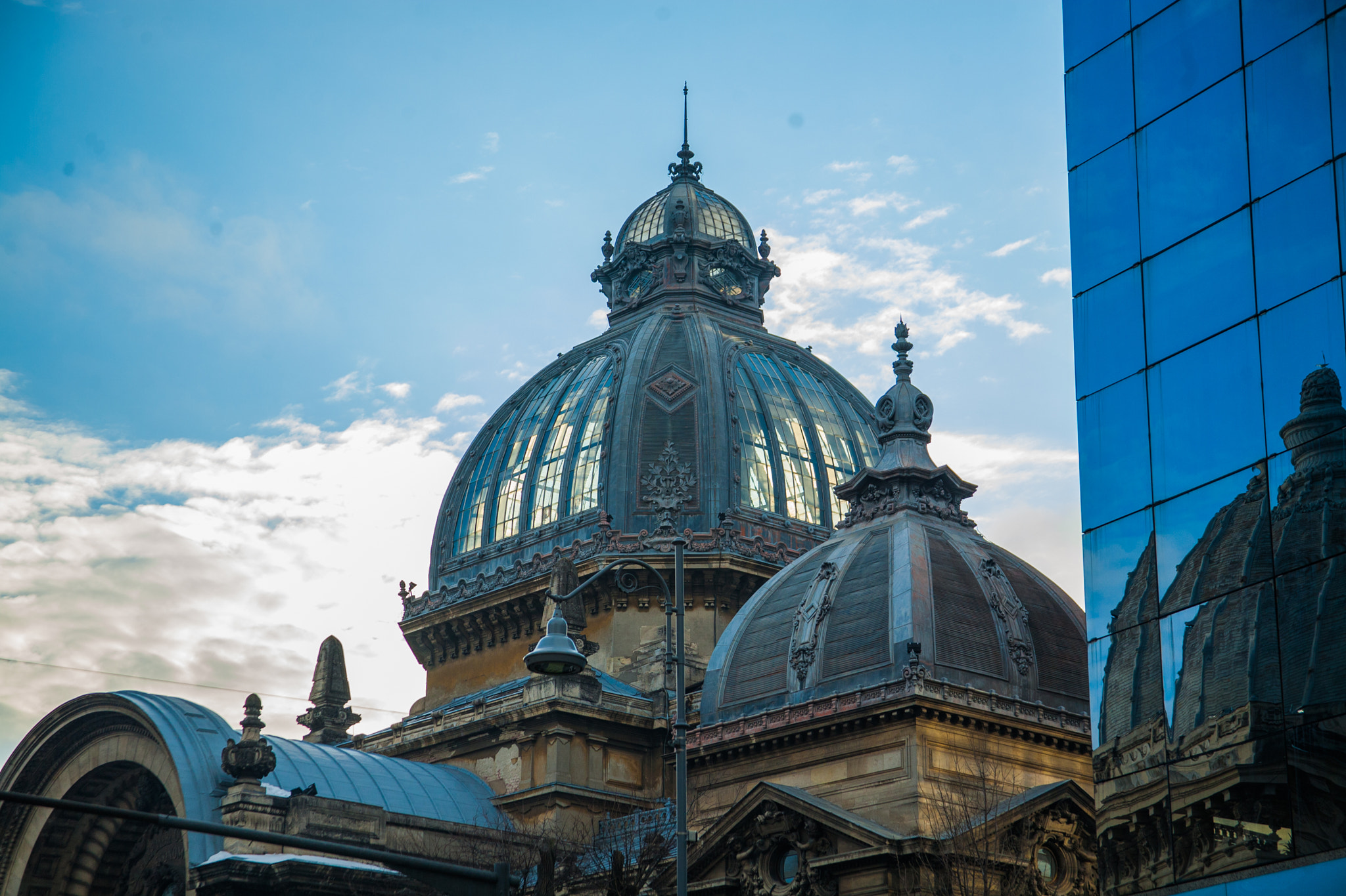 Canon EF 28-135mm F3.5-5.6 IS USM sample photo. Cec building bucharest photography
