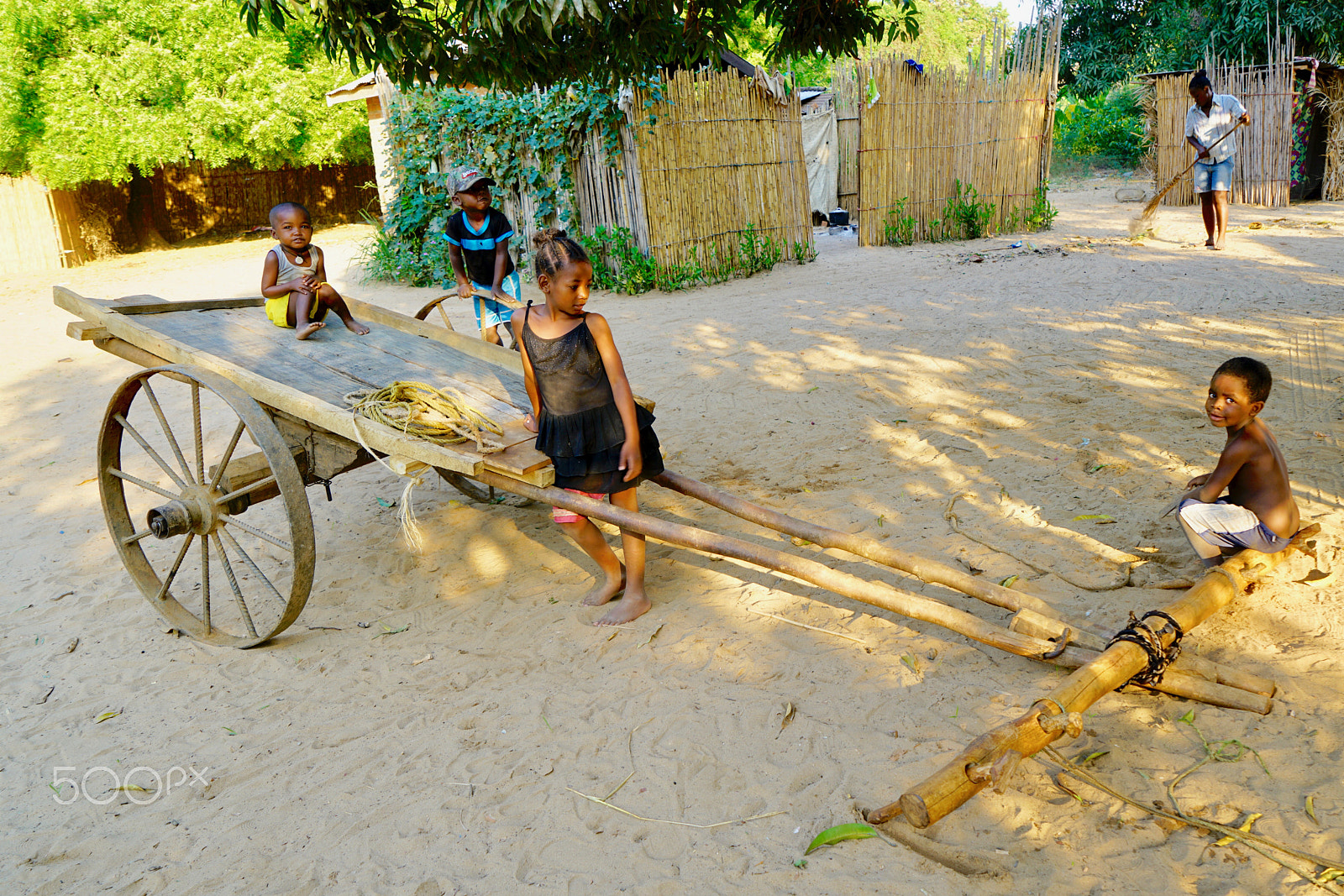 Sony Vario Tessar T* FE 24-70mm F4 ZA OSS sample photo. The smile of children in madagascar photography
