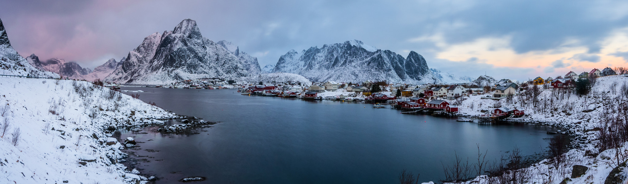 Tokina AT-X Pro 11-16mm F2.8 DX sample photo. Reine in a cloudy sunset photography