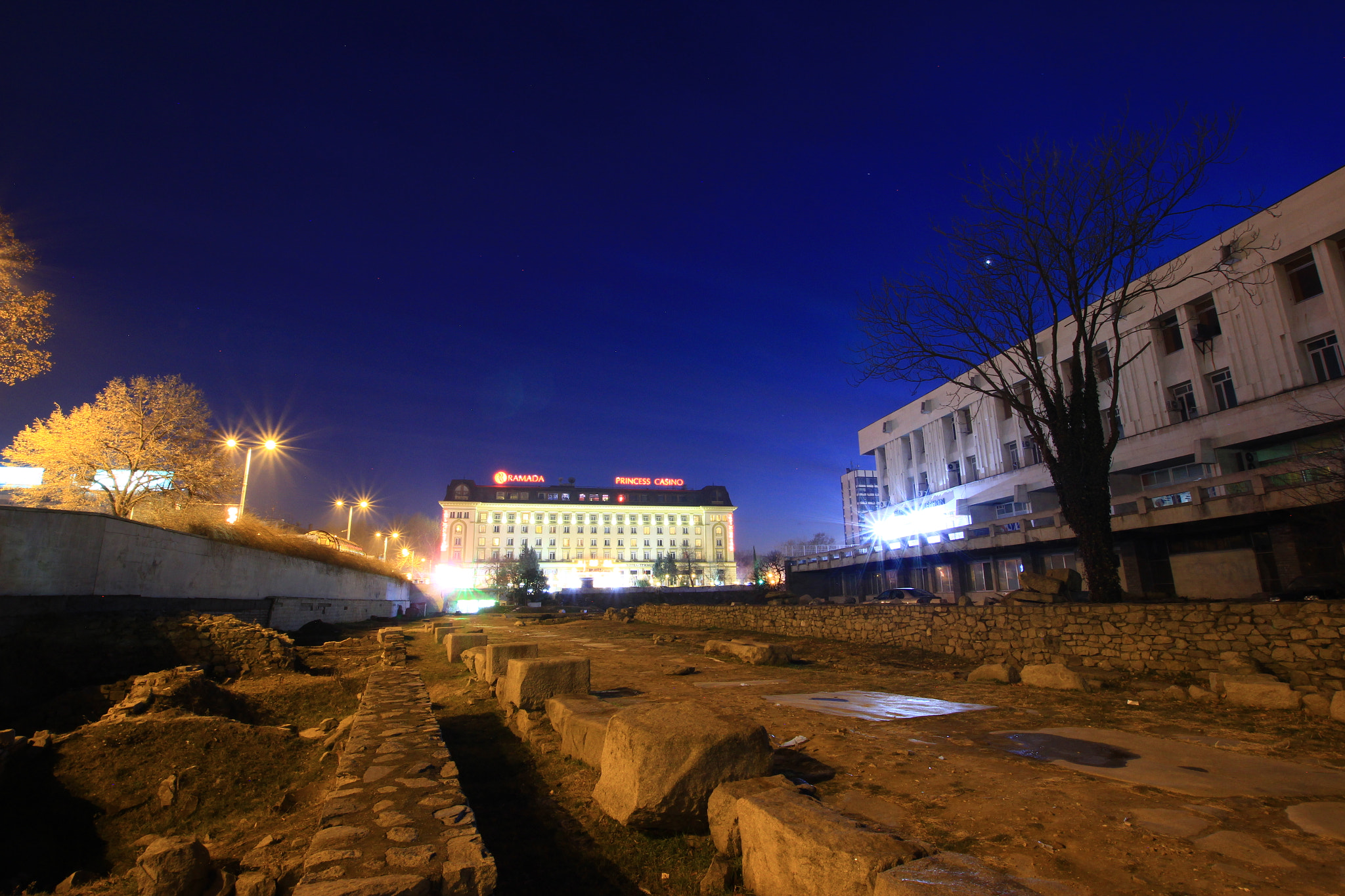 Sigma 10-20mm F3.5 EX DC HSM sample photo. Street life-plovdiv photography