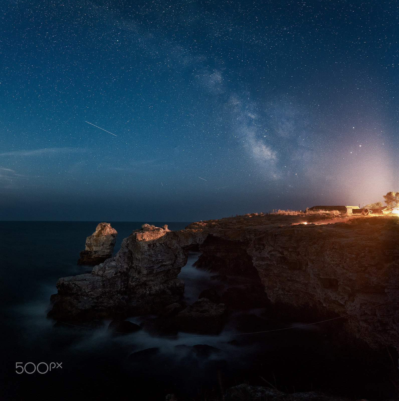 Tamron SP 15-30mm F2.8 Di VC USD sample photo. The milky way, the night sky and stars over the stone arch photography