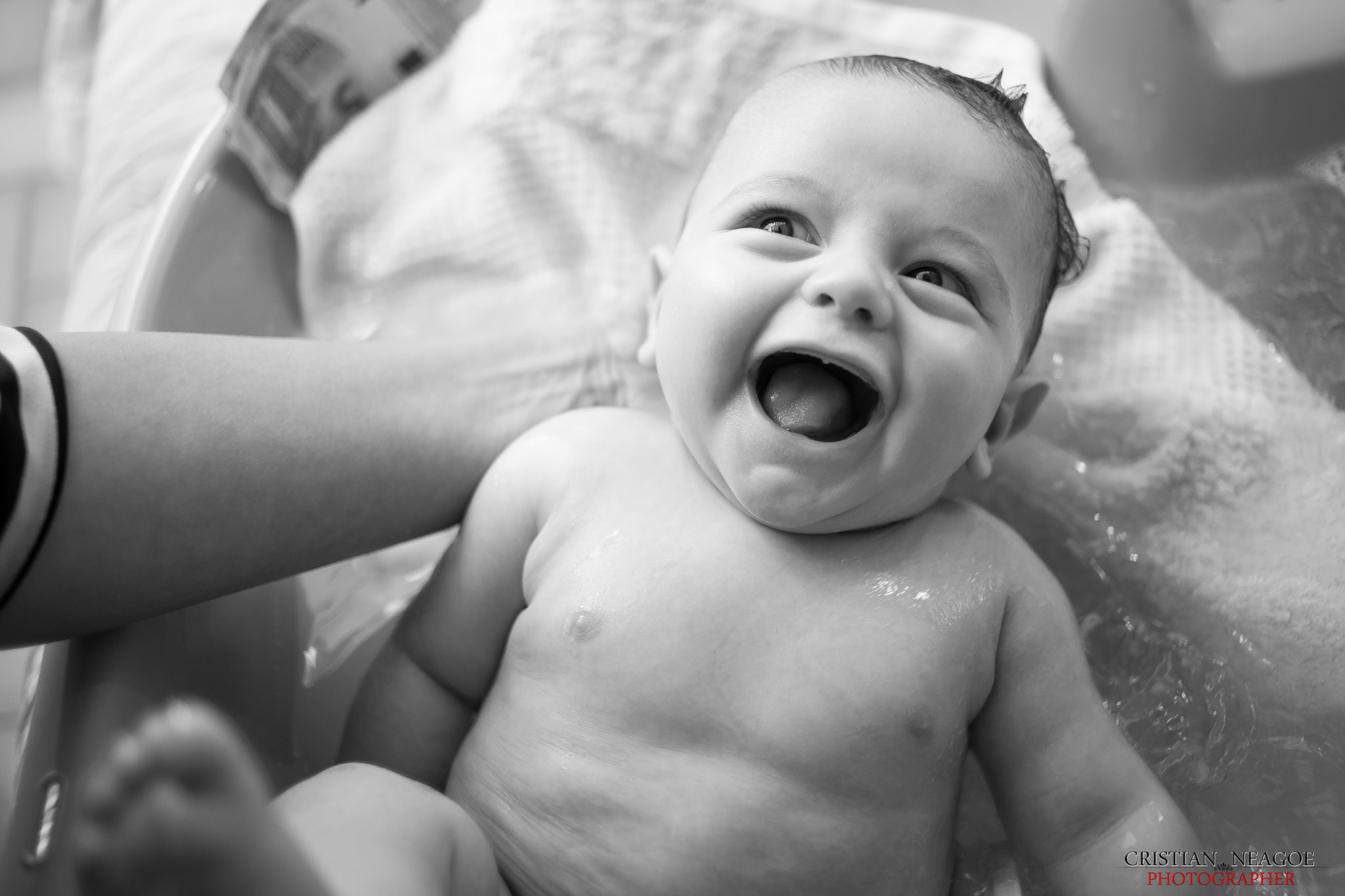 Canon EF 35mm F2 sample photo. Funny smile photography