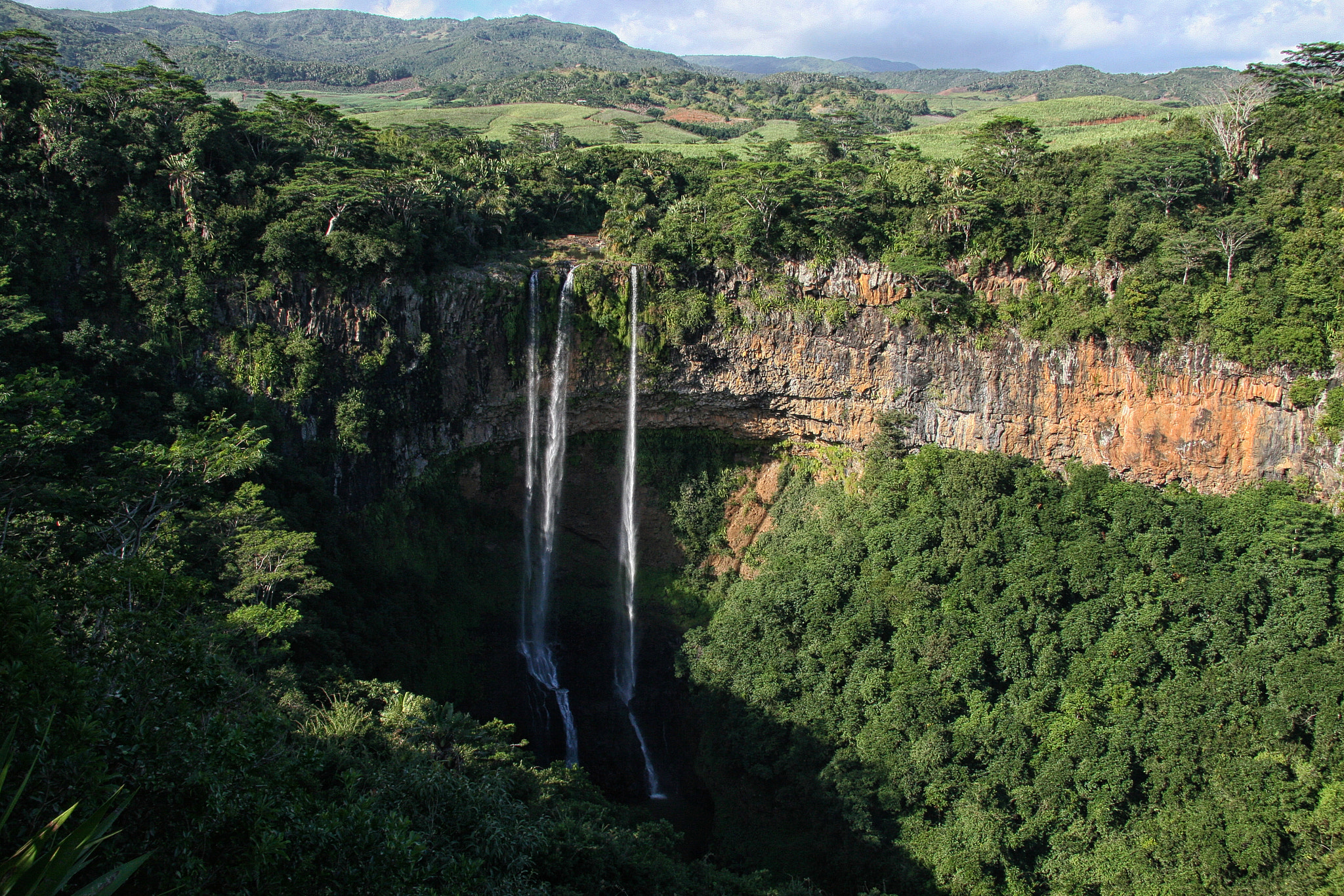 Canon EF-S 17-85mm F4-5.6 IS USM sample photo. Chamarel waterfall photography