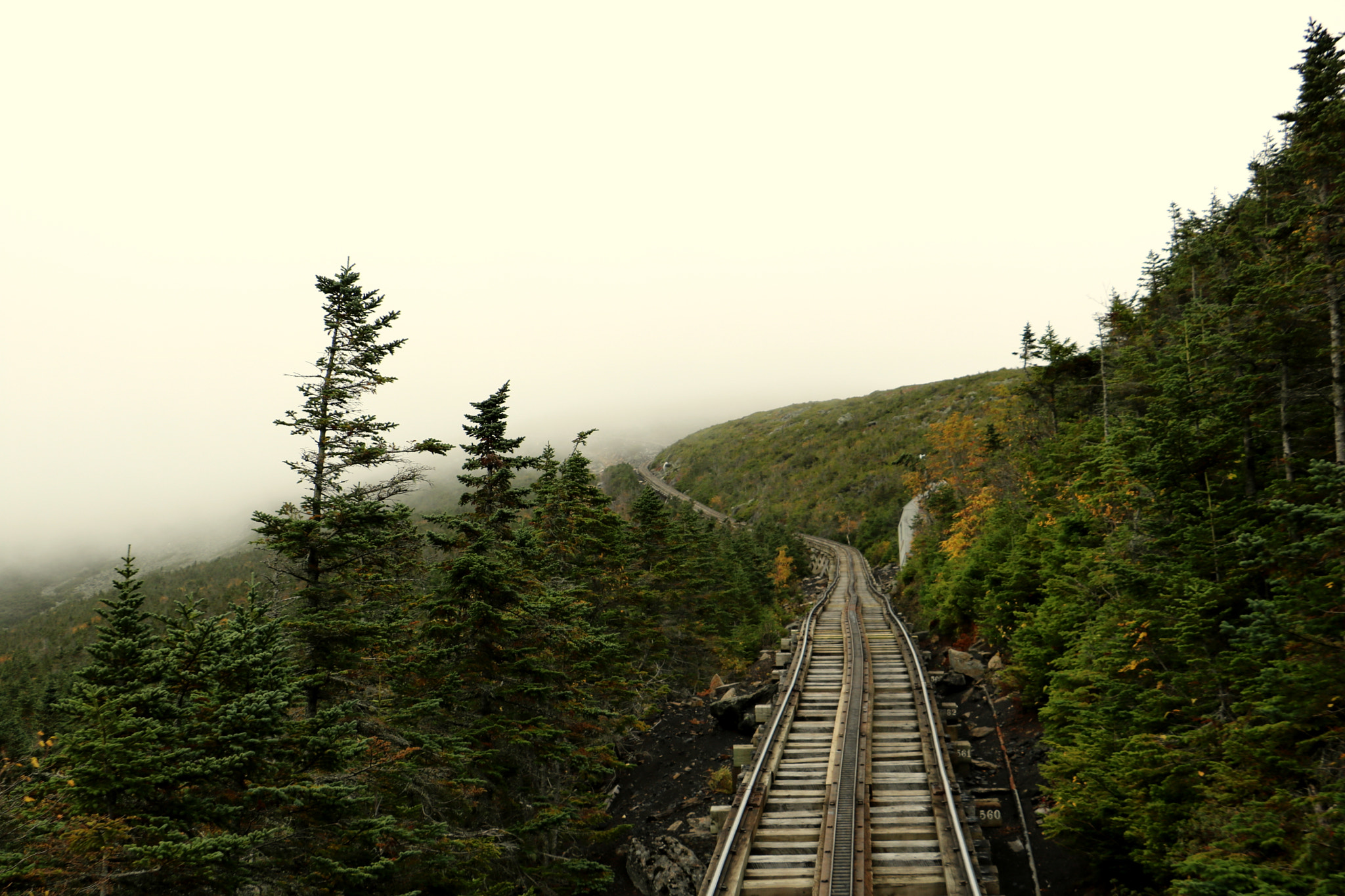 Canon EOS 750D (EOS Rebel T6i / EOS Kiss X8i) sample photo. On the way to mt washington photography