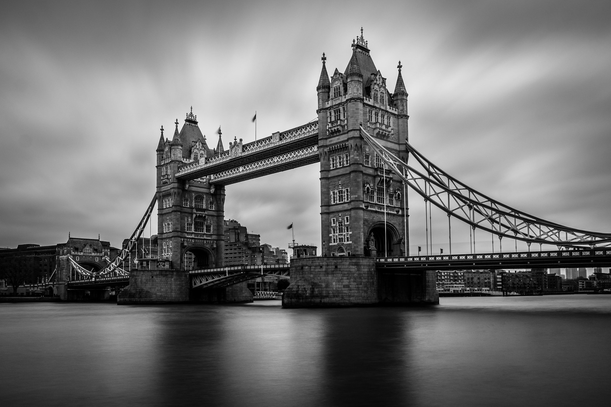 Samsung NX300 + Samsung NX 18-55mm F3.5-5.6 OIS sample photo. London tower bridge photography