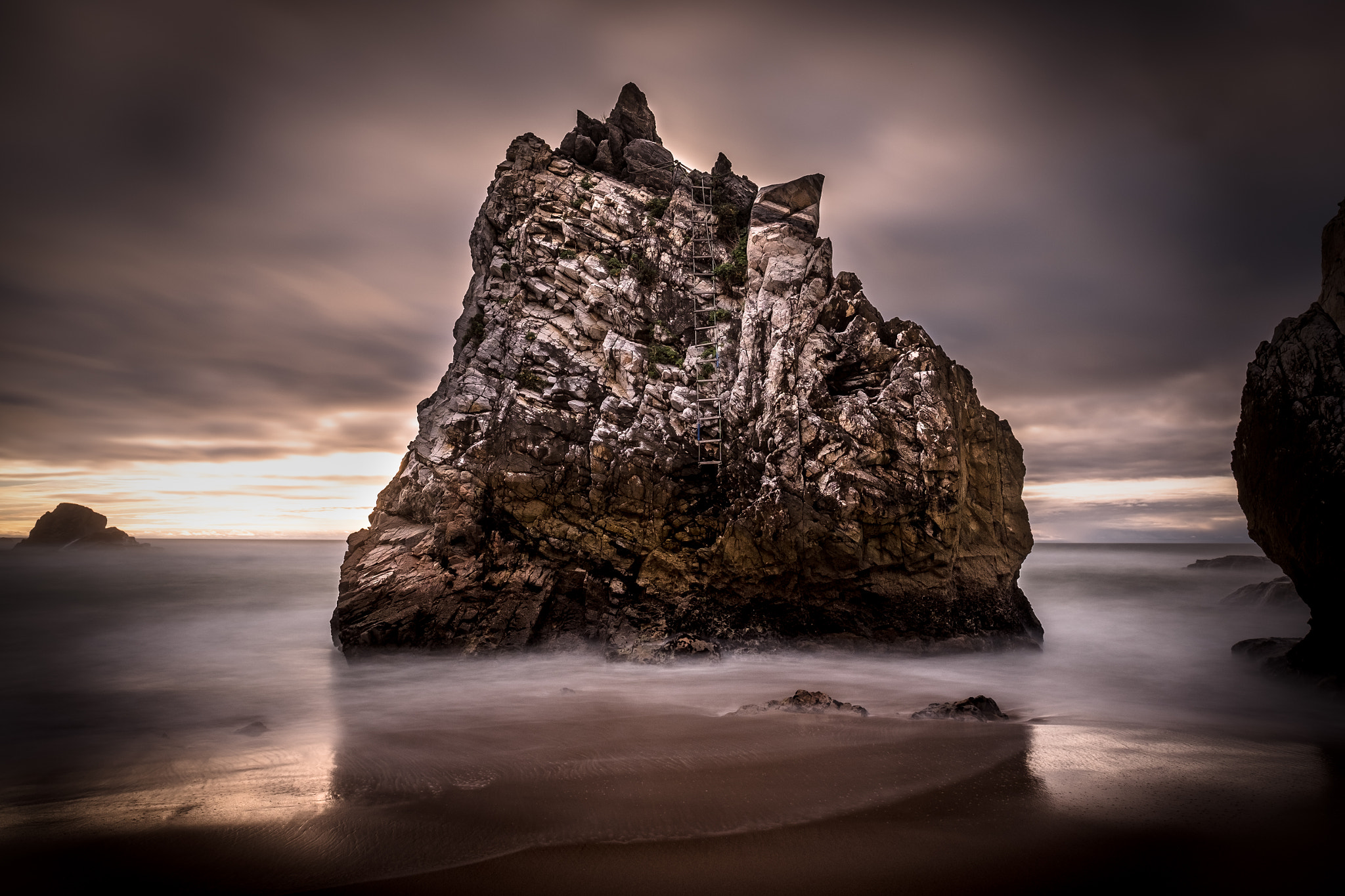 Fujifilm X-T1 + Fujifilm XF 16mm F1.4 R WR sample photo. The rock photography