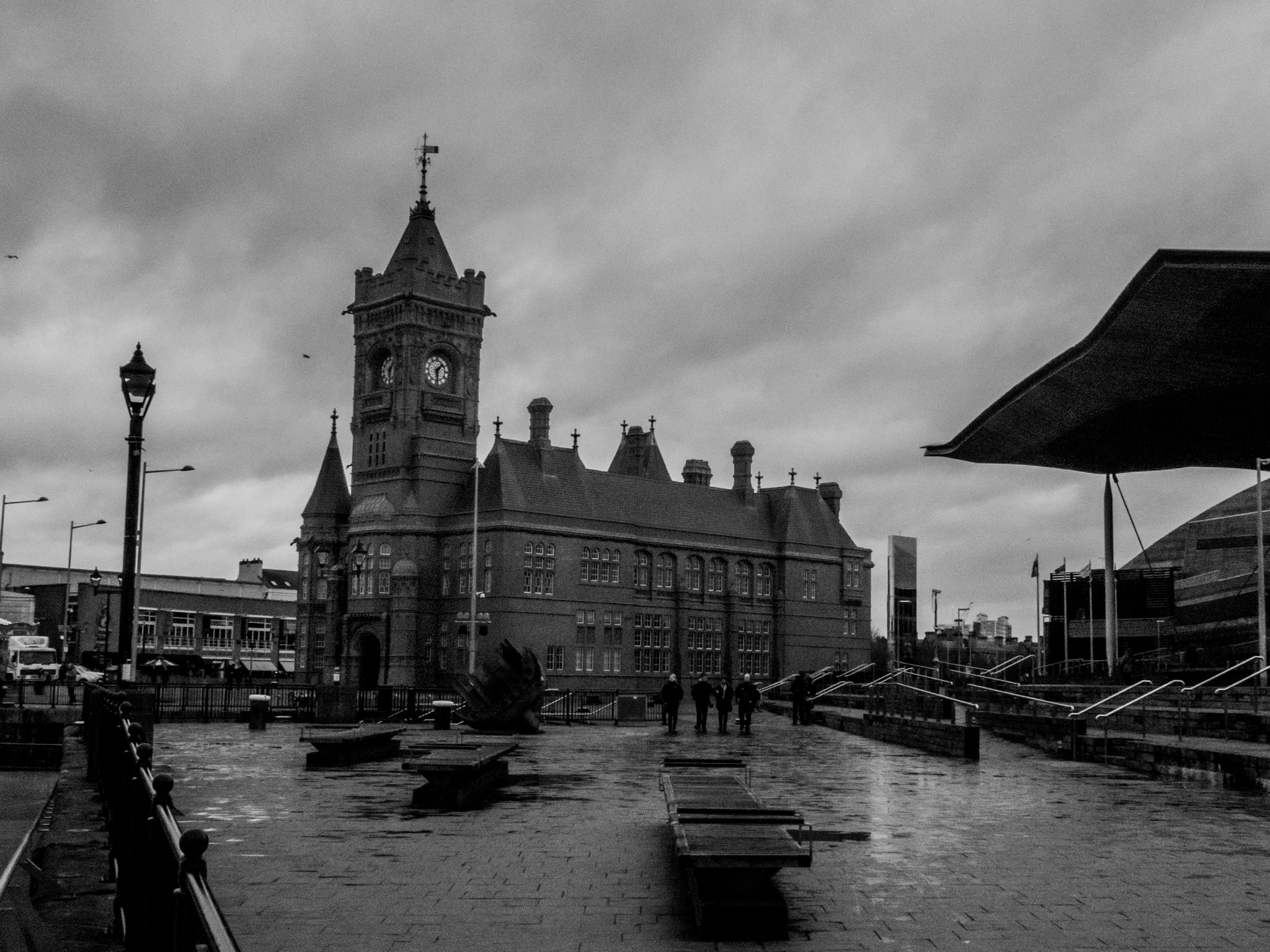 Olympus PEN-F + Olympus M.Zuiko Digital 17mm F1.8 sample photo. Cardiff, pierhead photography