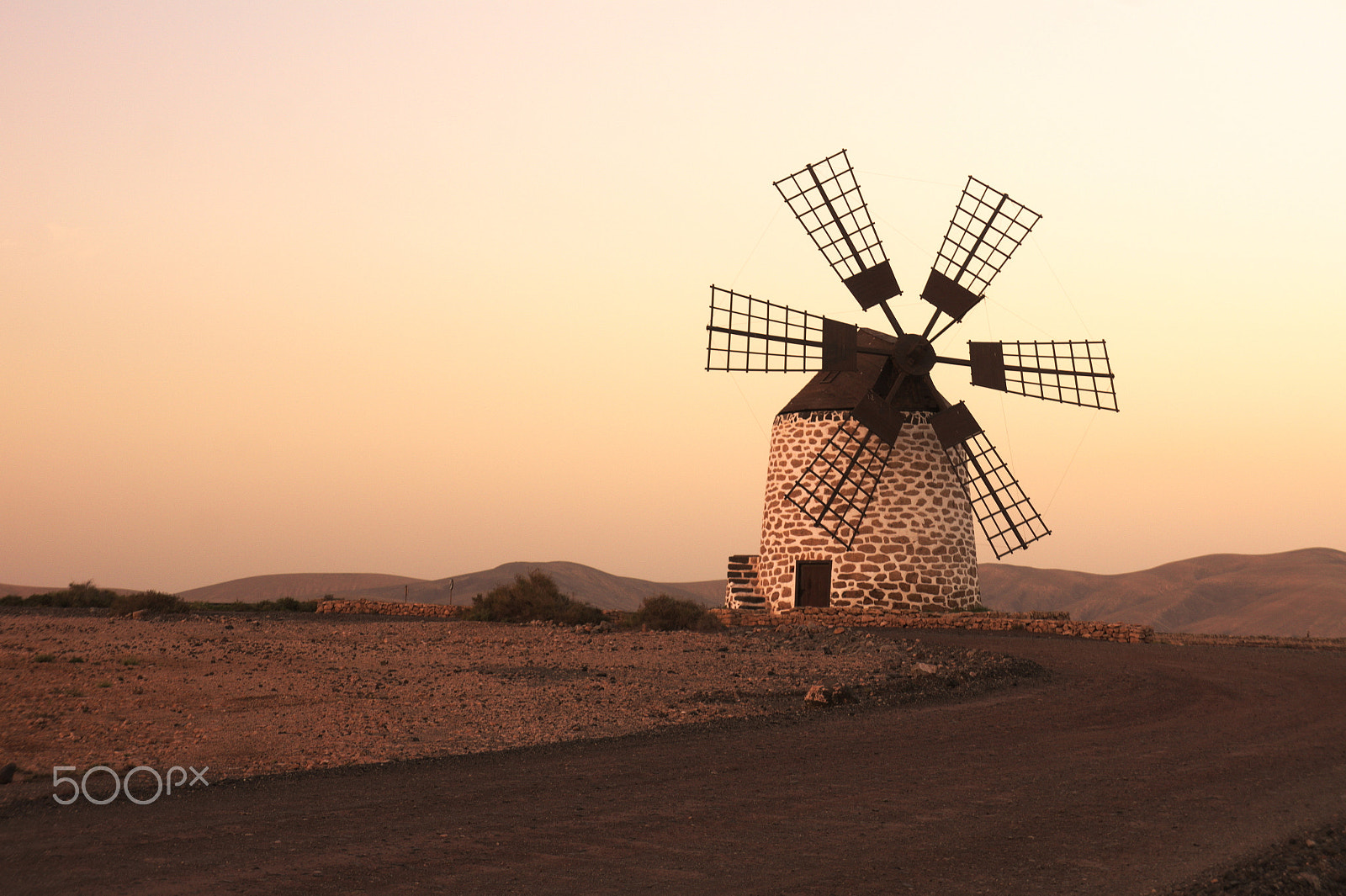 Sony E 18-55mm F3.5-5.6 OSS sample photo. Windmill photography