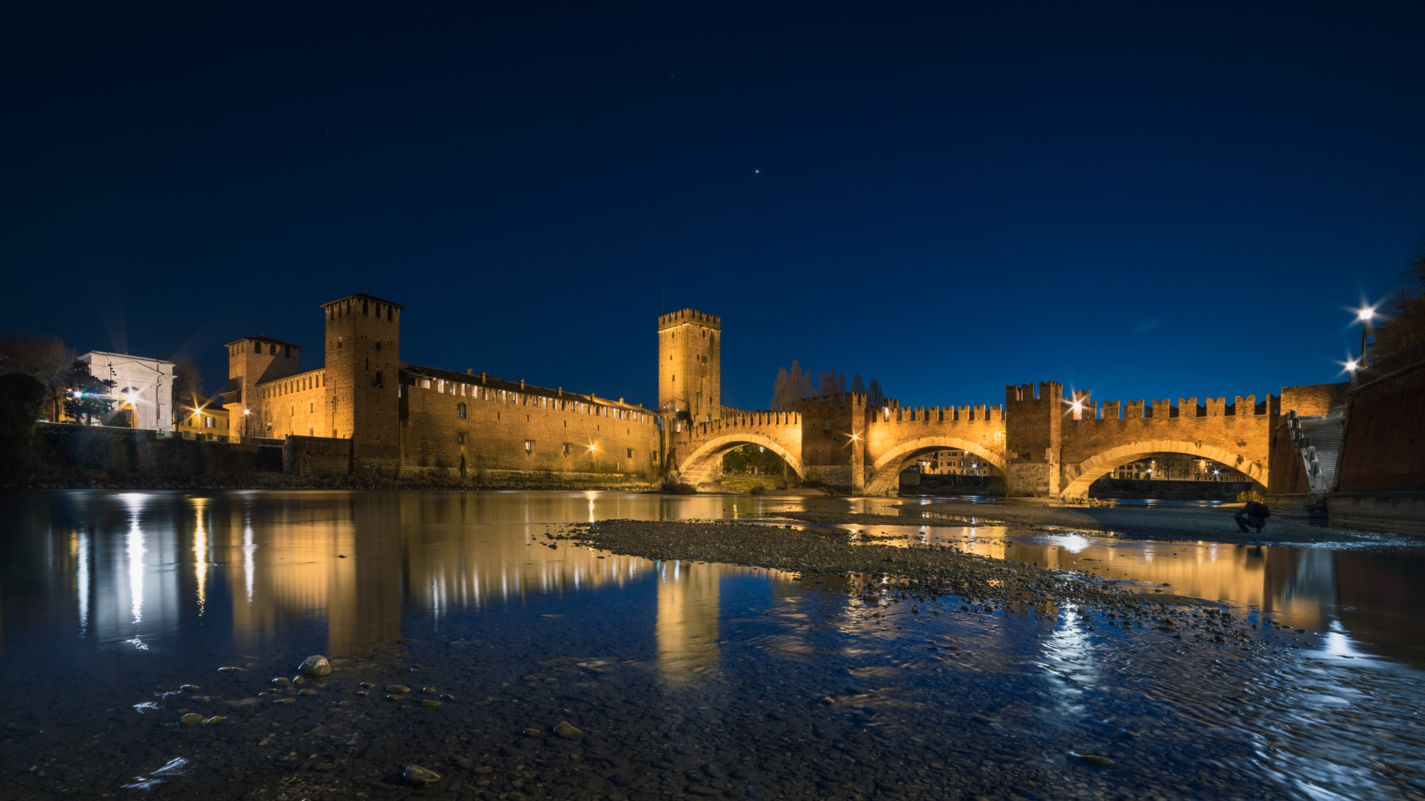 Samyang 14mm F2.8 ED AS IF UMC sample photo. Castel vecchio photography