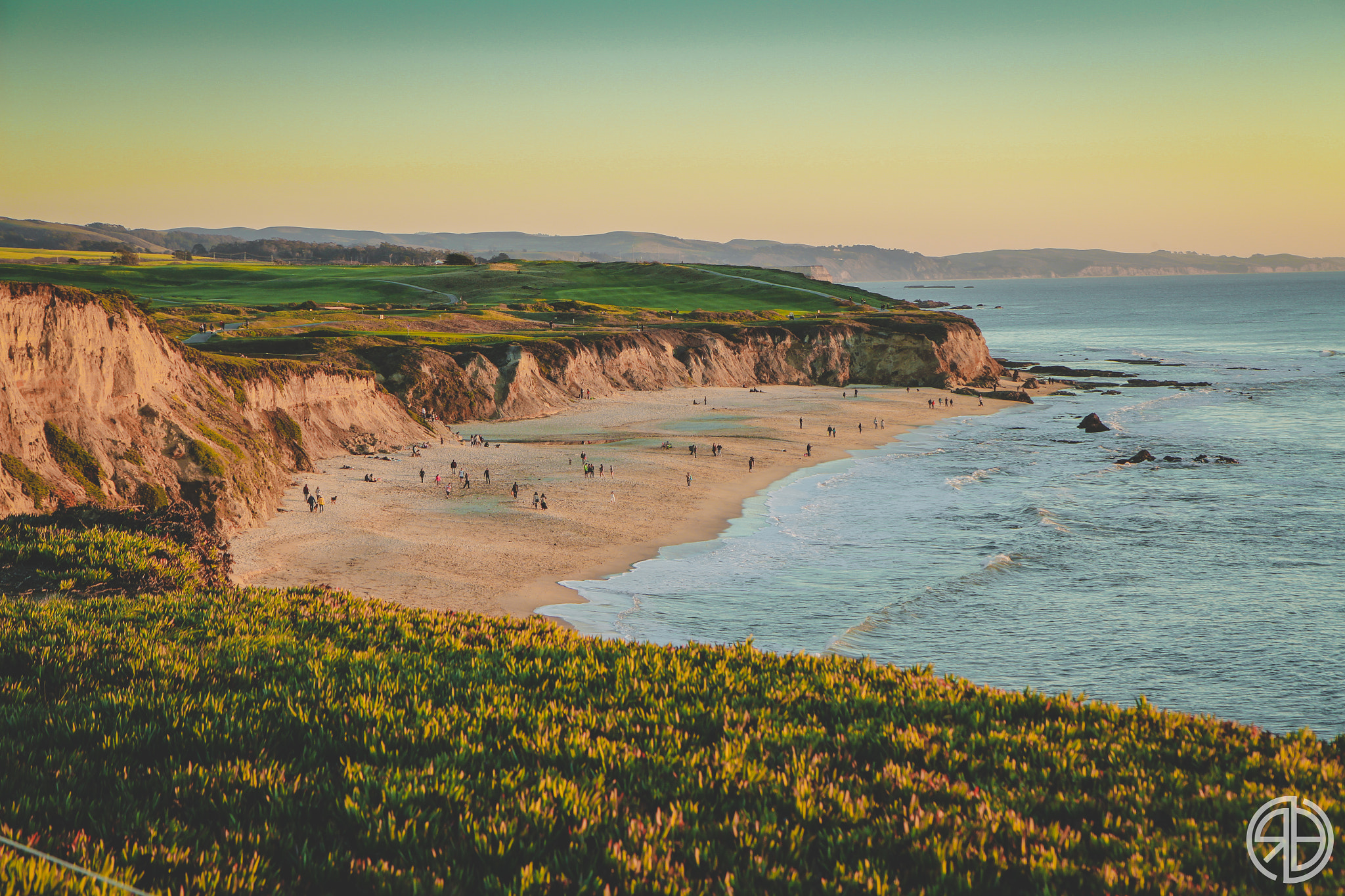 Canon EOS 100D (EOS Rebel SL1 / EOS Kiss X7) sample photo. The cliffs at half moon bay photography