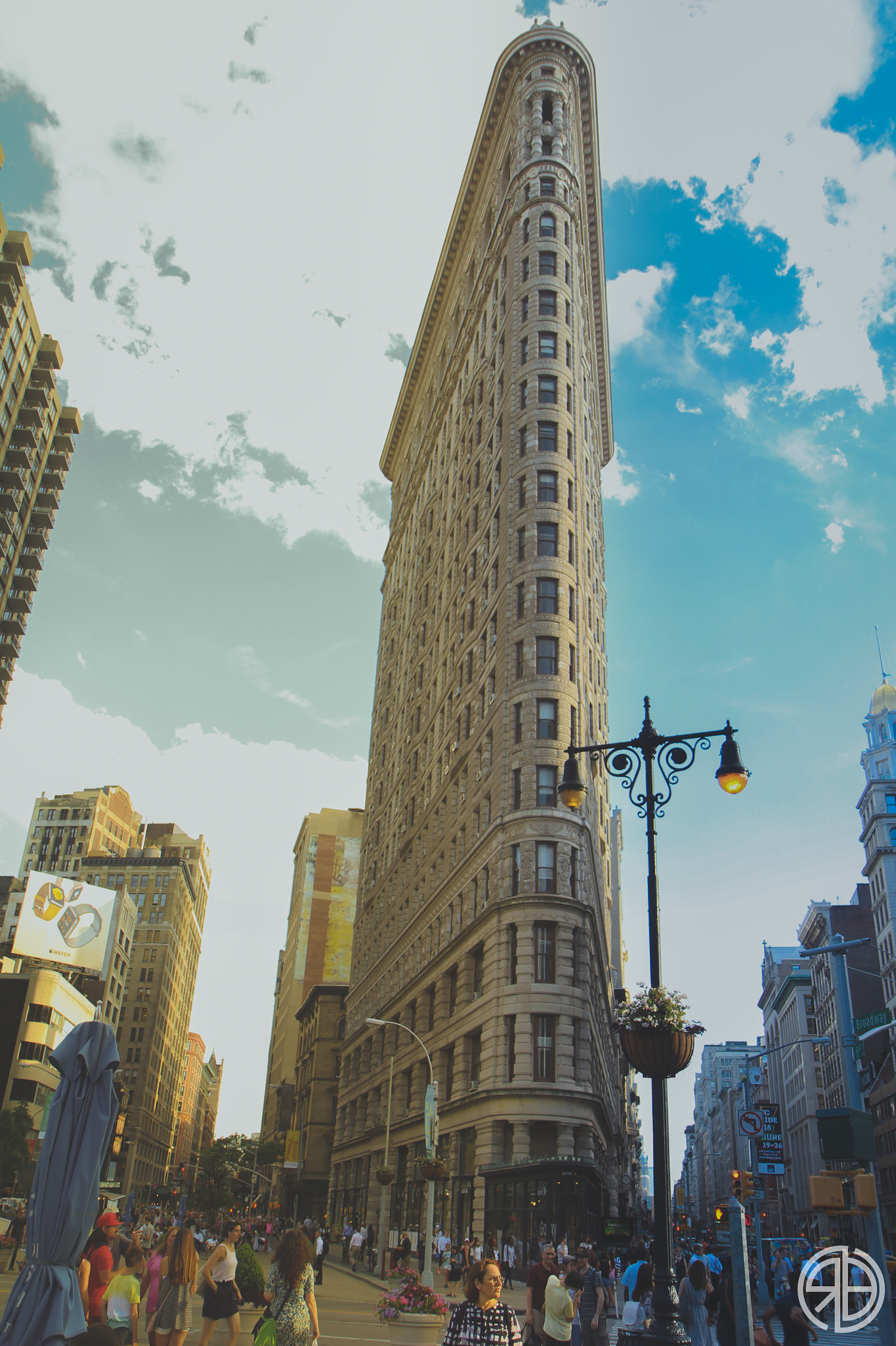 Canon EOS 100D (EOS Rebel SL1 / EOS Kiss X7) sample photo. The flatiron building photography