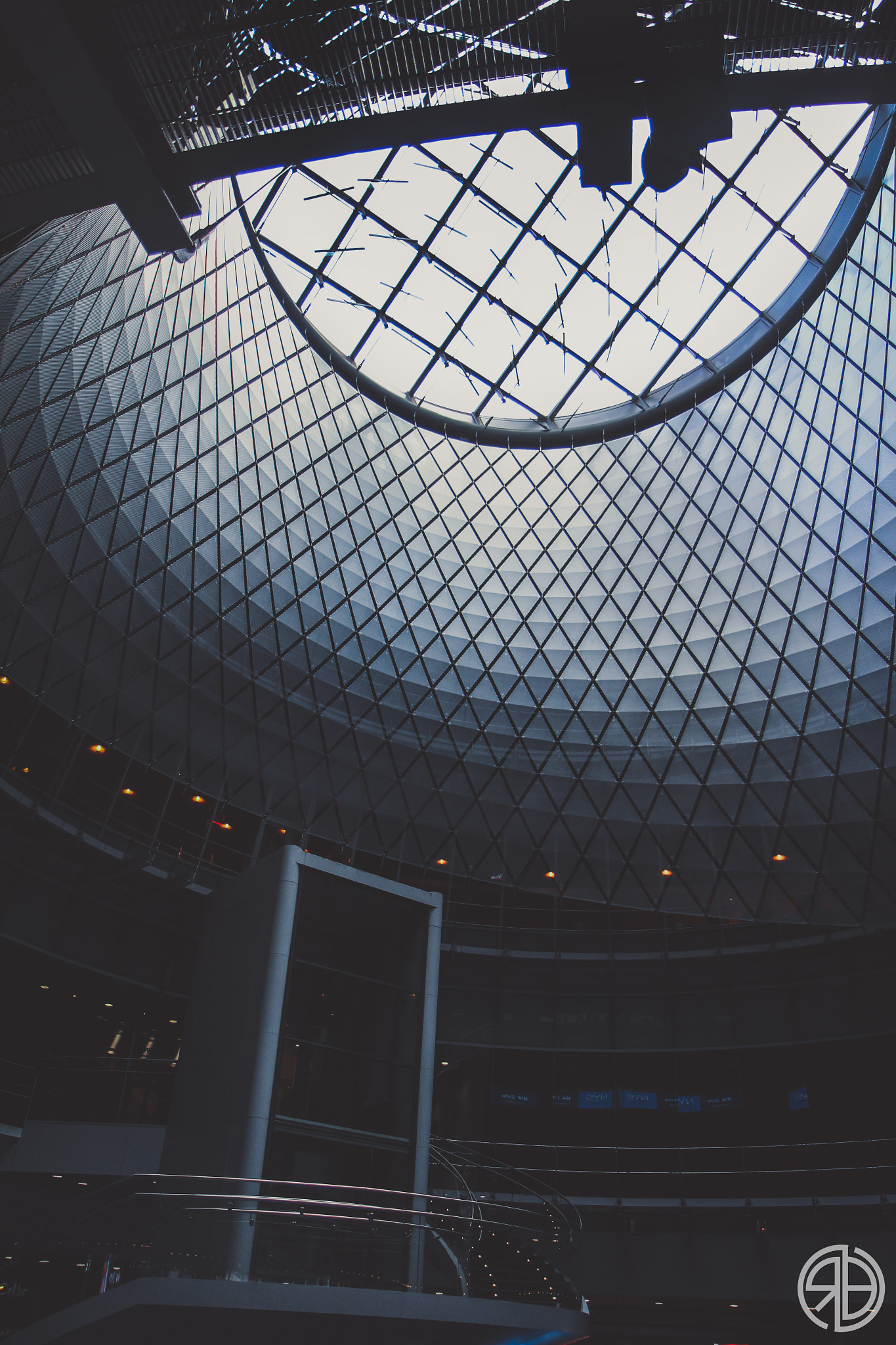 Canon EOS 100D (EOS Rebel SL1 / EOS Kiss X7) sample photo. Fulton center photography