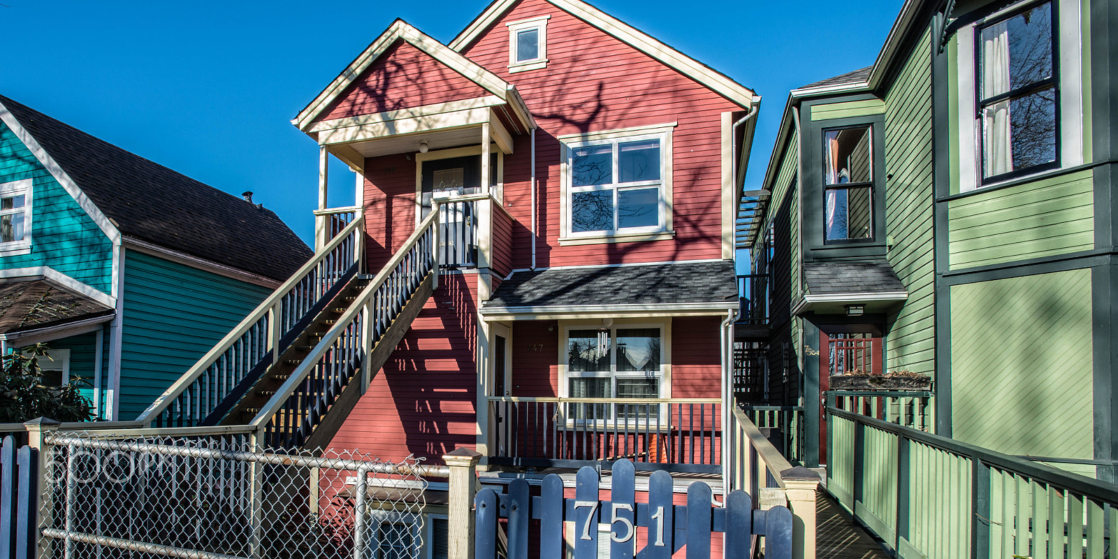 Nikon D800 + Nikon AF-S Nikkor 17-35mm F2.8D ED-IF sample photo. Colorful houses in east vancouver photography