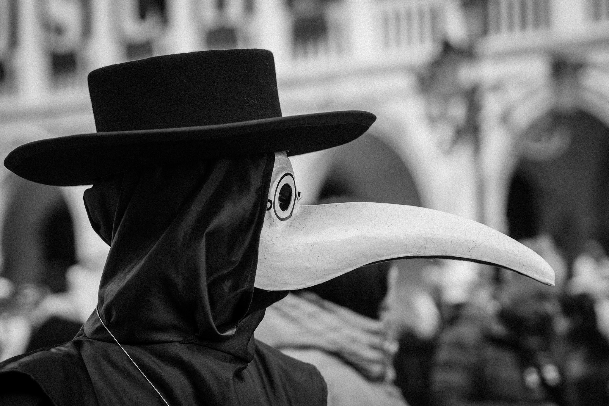 Olympus OM-D E-M10 + Olympus M.Zuiko Digital 45mm F1.8 sample photo. Venice carnival mask photography