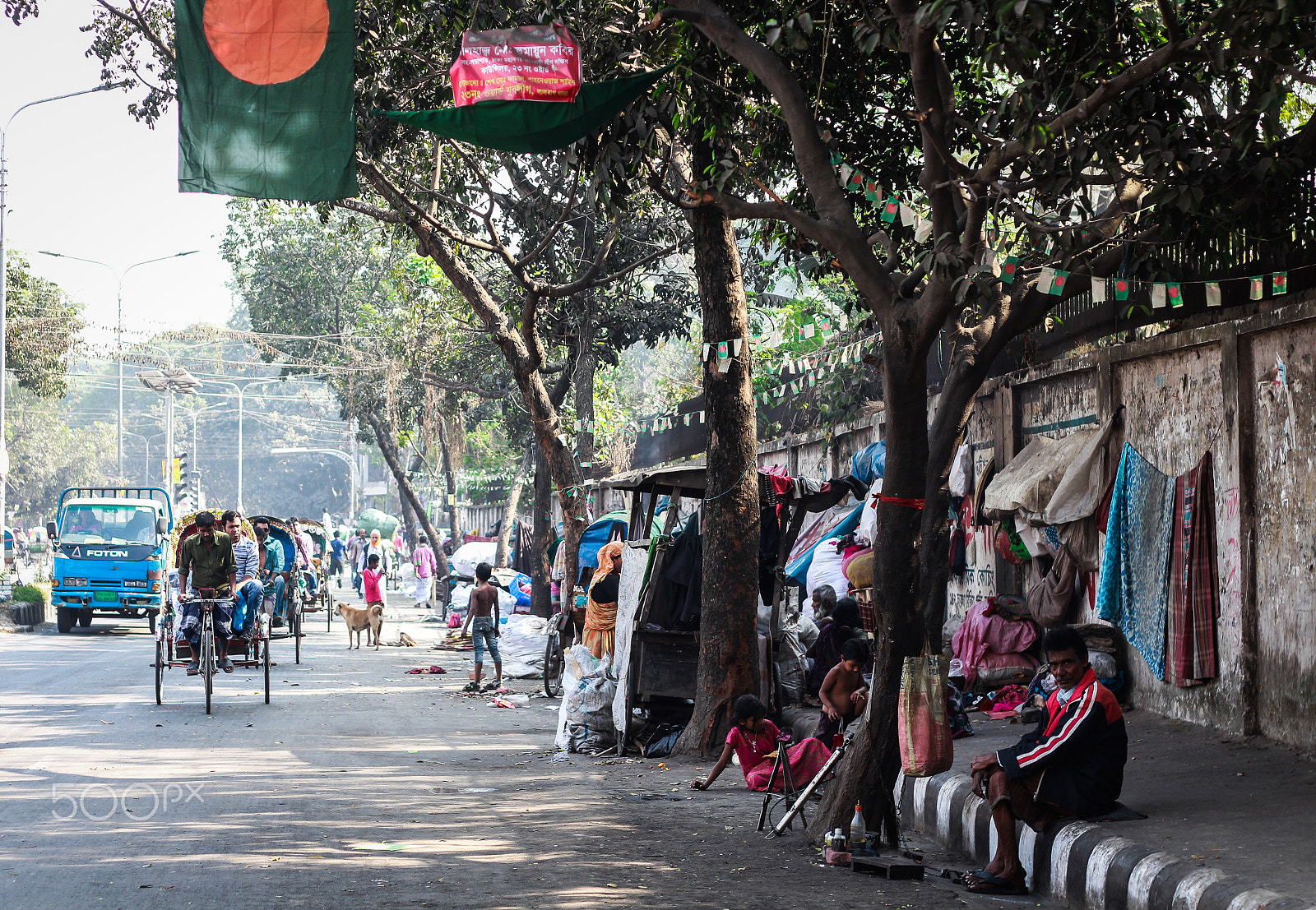 Canon EOS 700D (EOS Rebel T5i / EOS Kiss X7i) sample photo. A day in the life of a homeless person photography