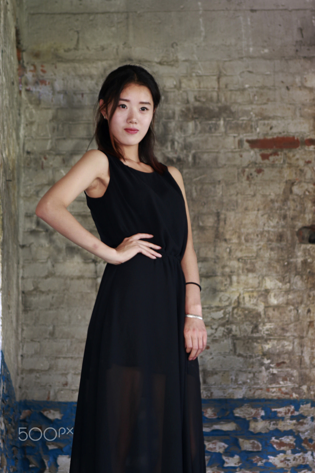 Canon EOS 70D + EF75-300mm f/4-5.6 sample photo. The ruins show posture photography
