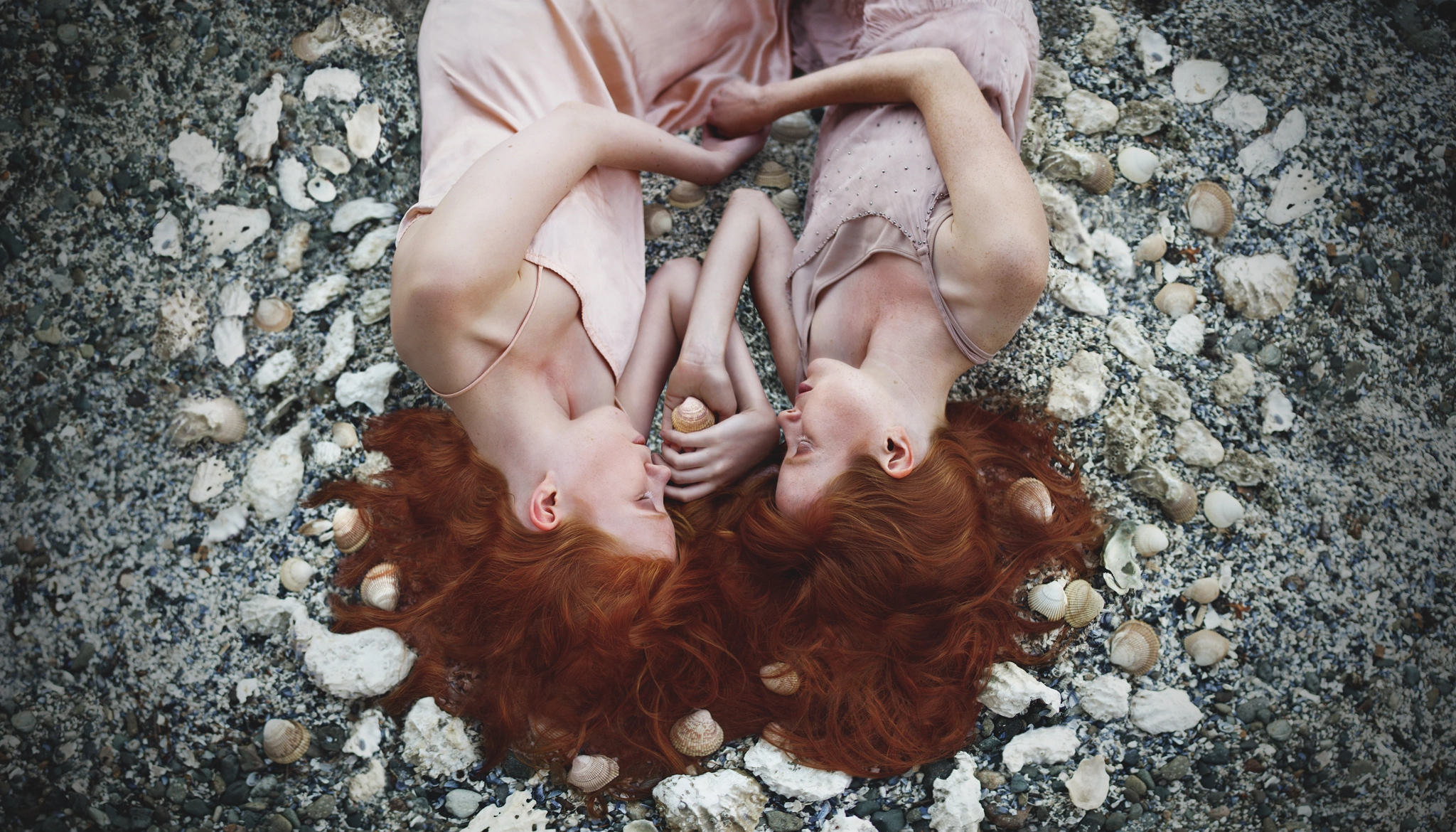 Canon EOS 5D Mark II + Canon EF 35mm F2 sample photo. The sea sisters photography