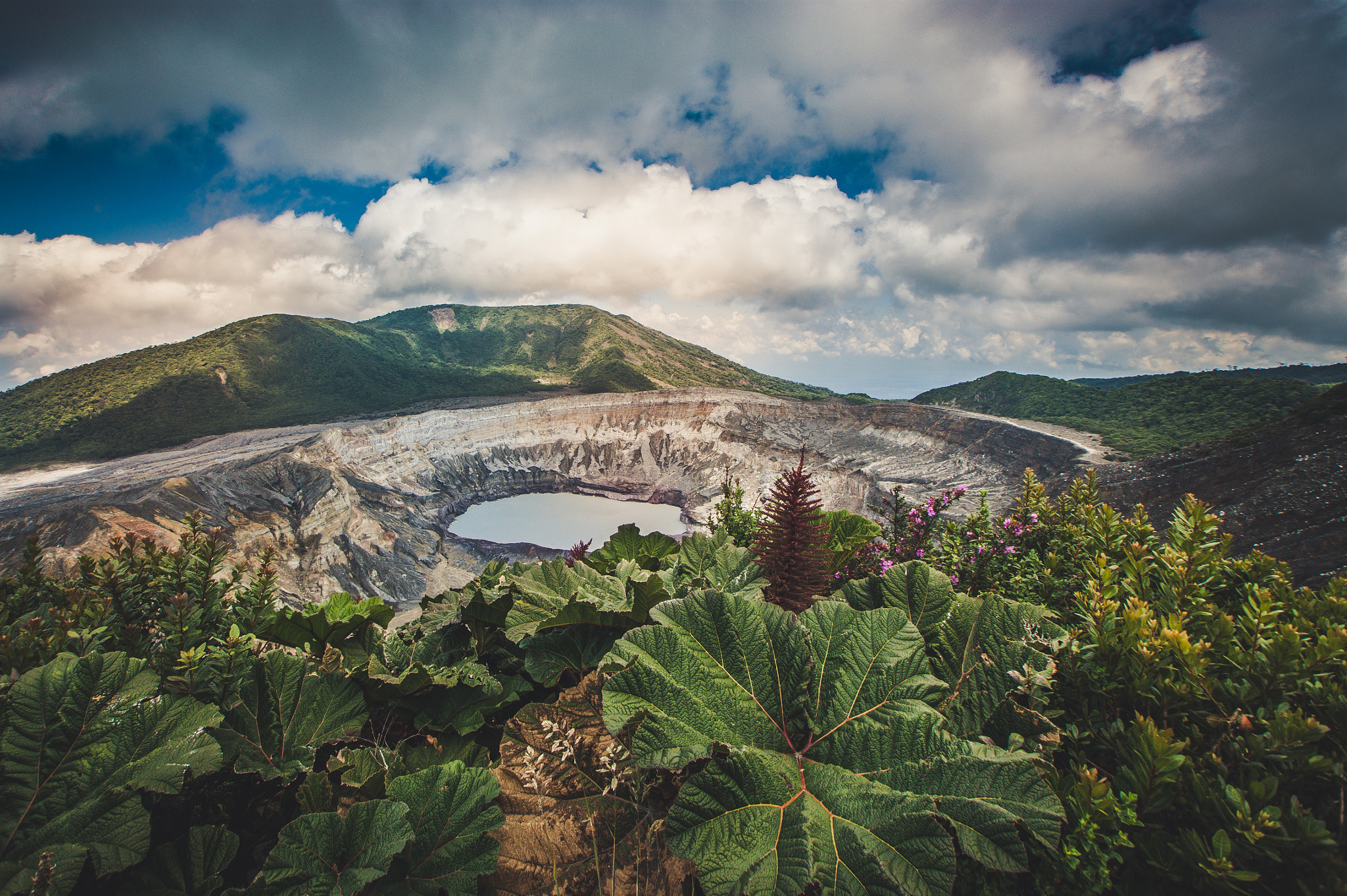 Sony Alpha DSLR-A390 + Sony DT 11-18mm F4.5-5.6 sample photo. Costa rica photography