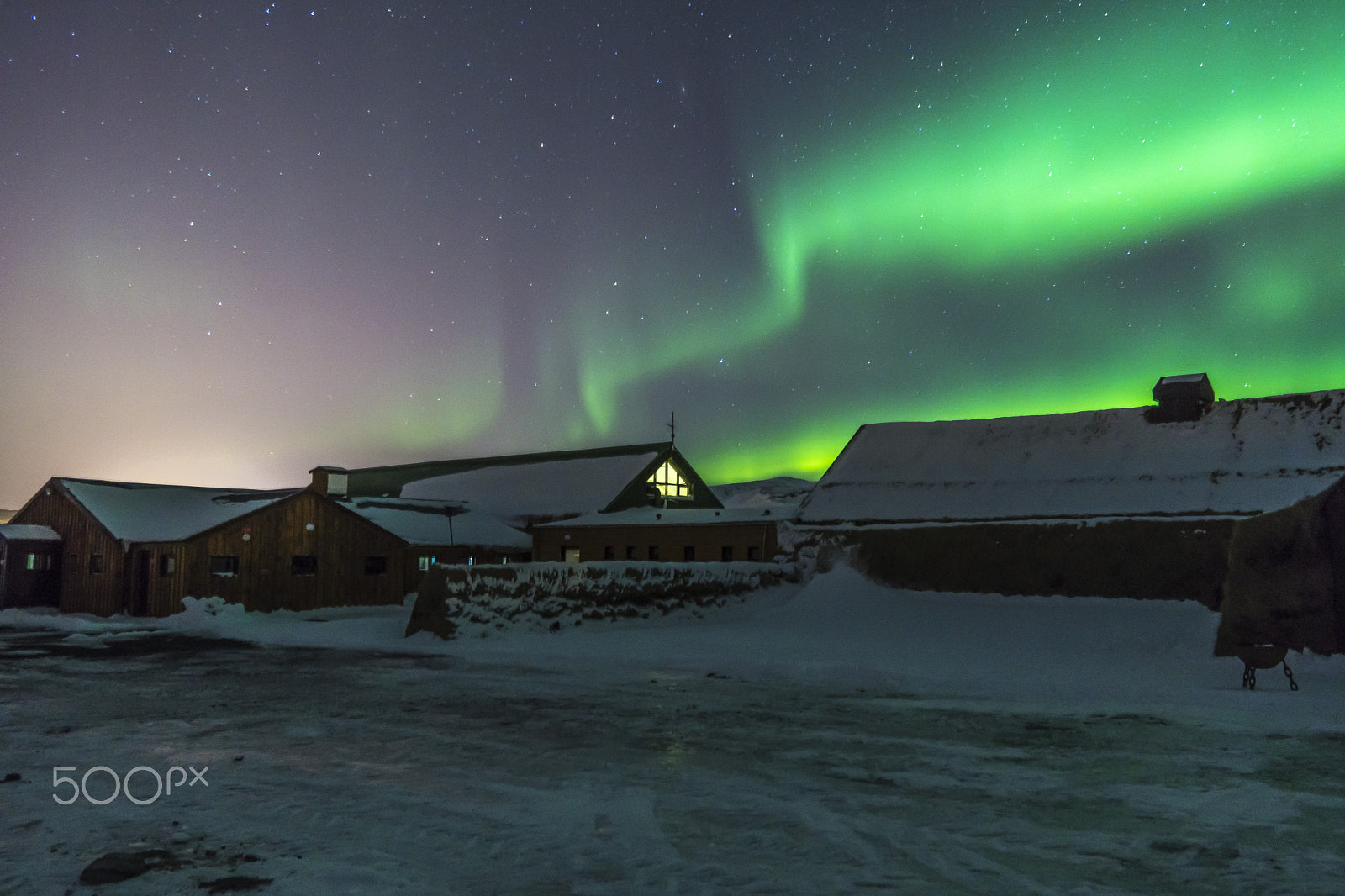 Sony a6500 sample photo. Northern lighs at ingolfsskali restaurant photography