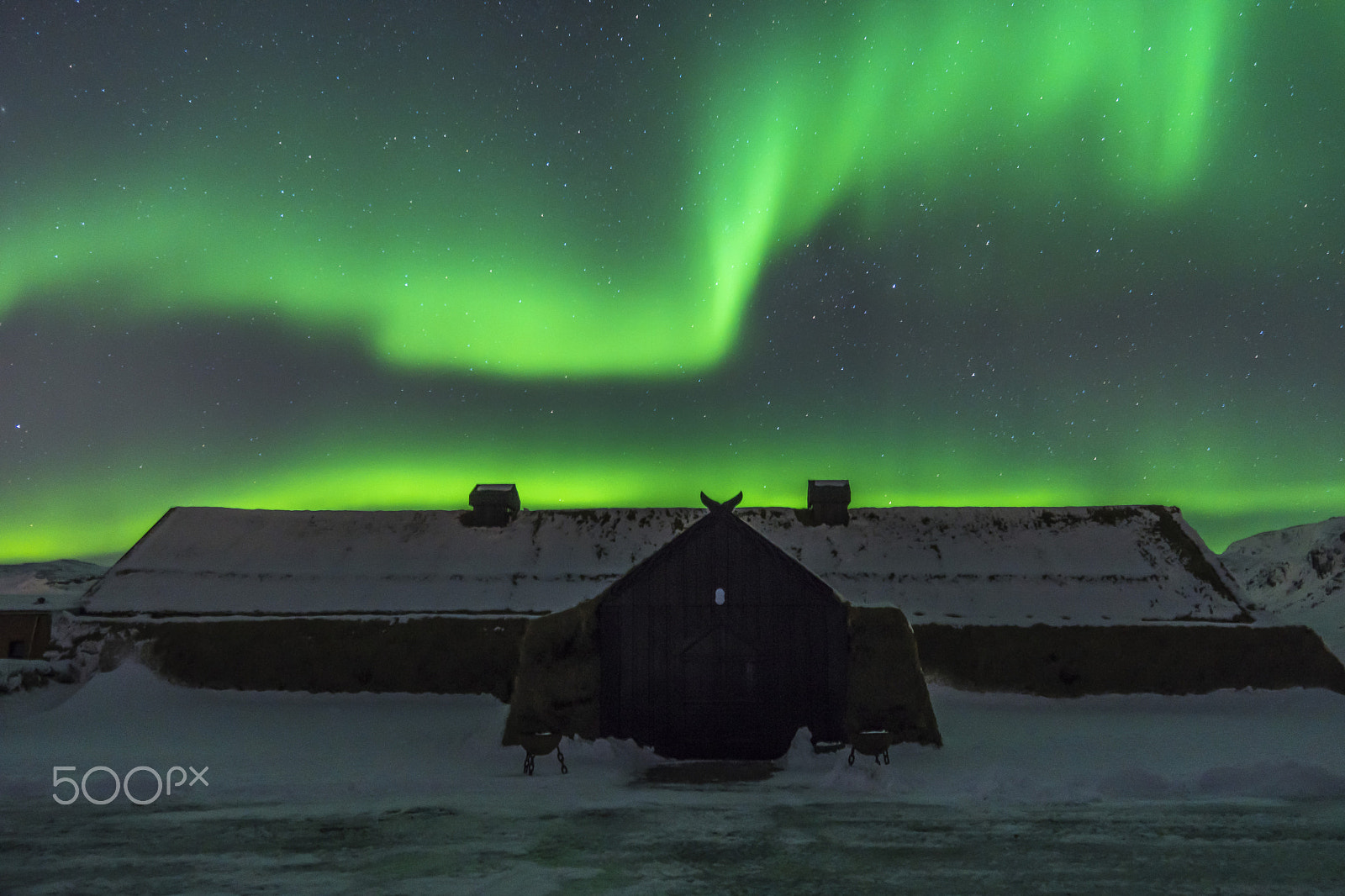 Sony a6500 sample photo. Northern lighs at ingolfsskali restaurant photography