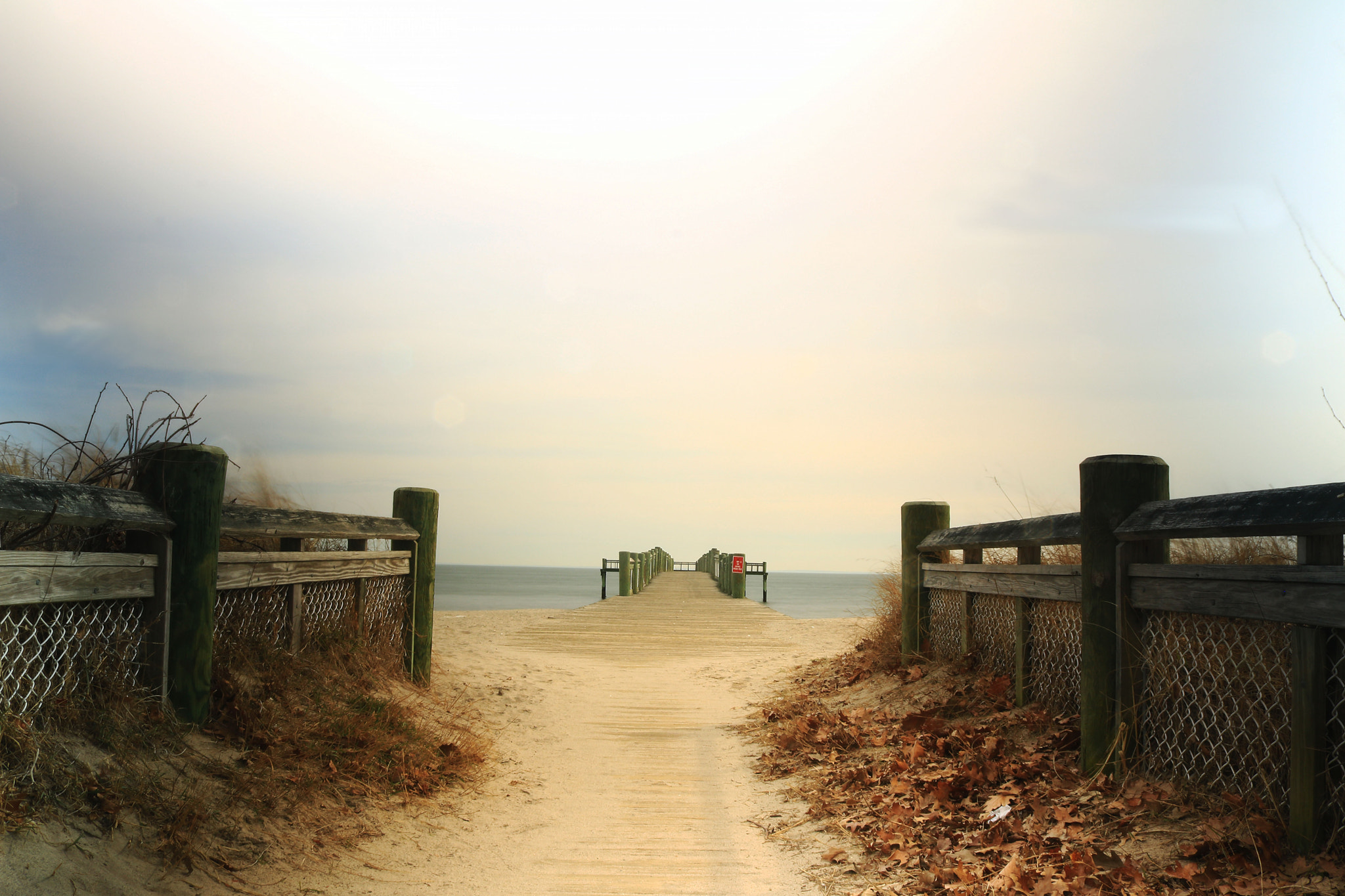 Canon EOS 750D (EOS Rebel T6i / EOS Kiss X8i) sample photo. Pathway to pier photography