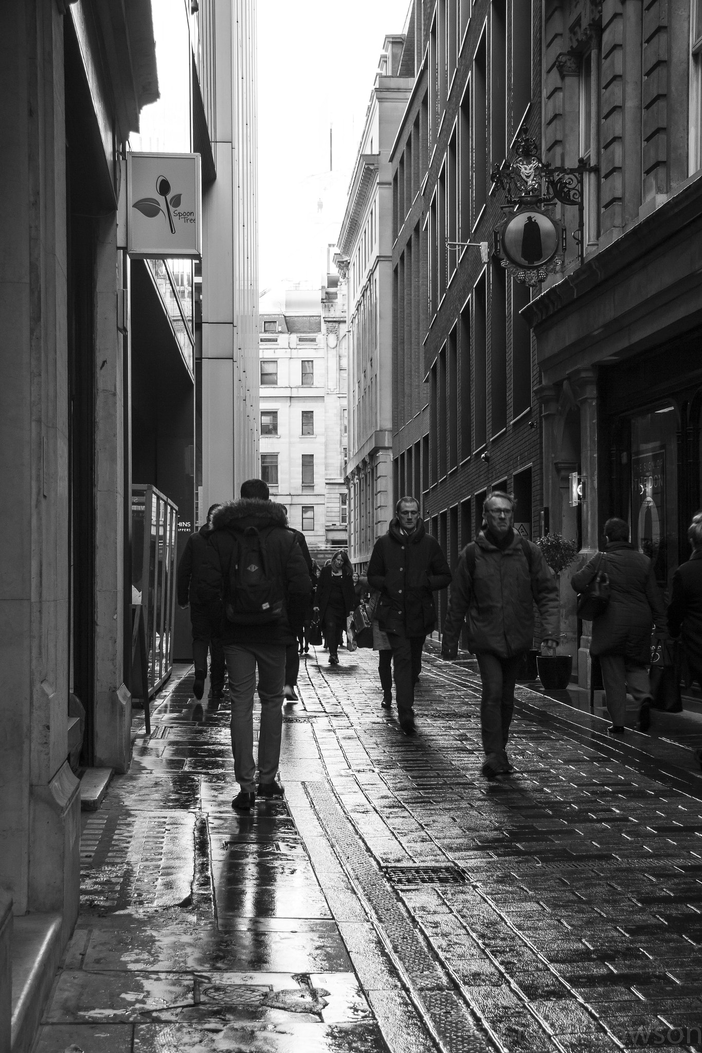 Canon EF-S 17-85mm F4-5.6 IS USM sample photo. City street photography