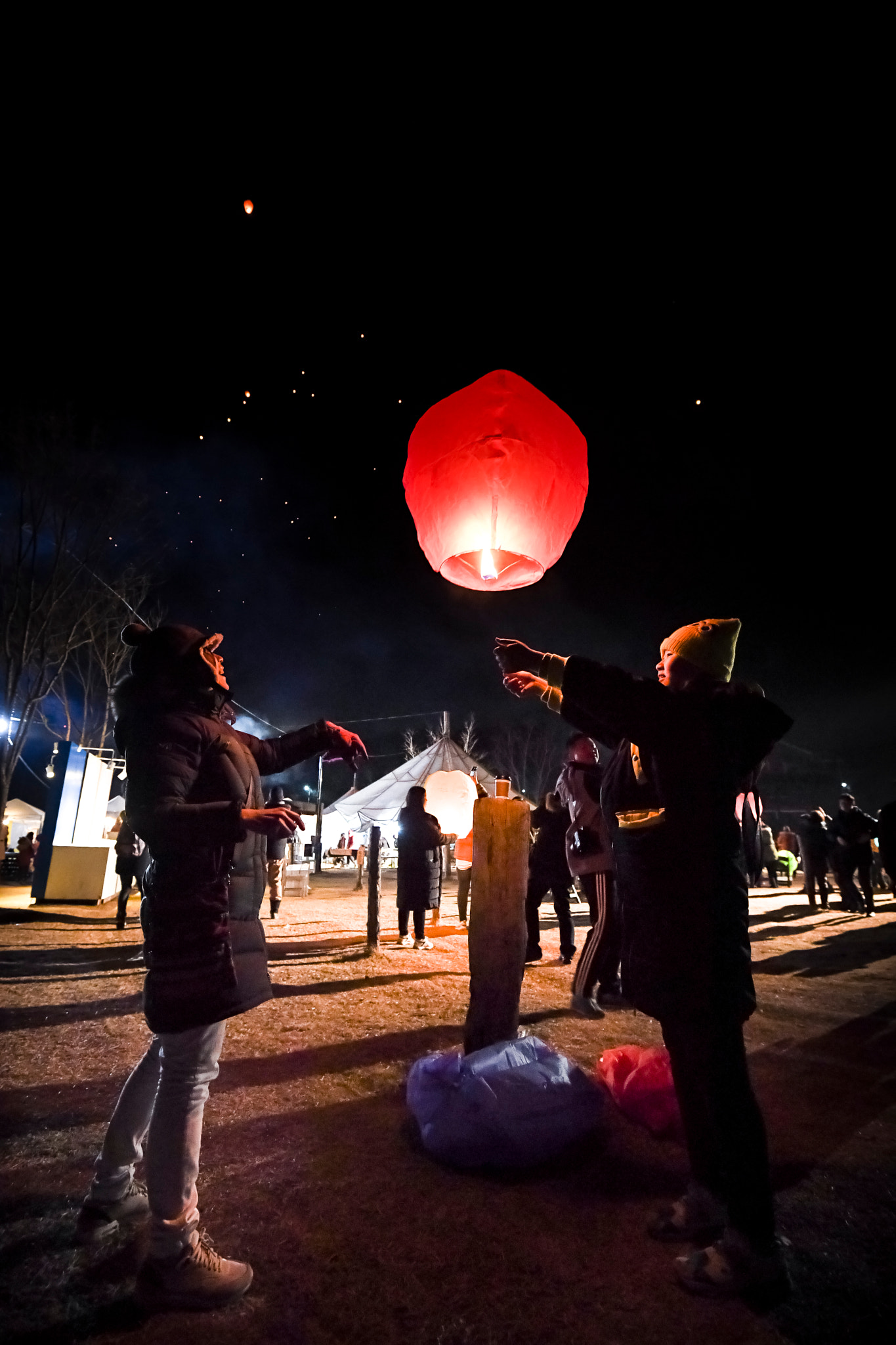 Nikon AF-S Nikkor 16-35mm F4G ED VR sample photo. Sky lantern photography