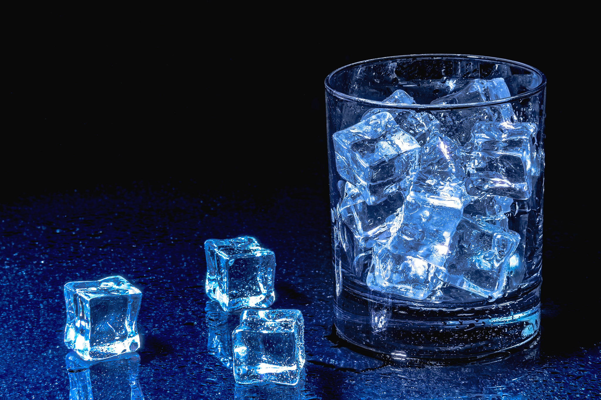 Pentax K-5 sample photo. Ice cubes photography