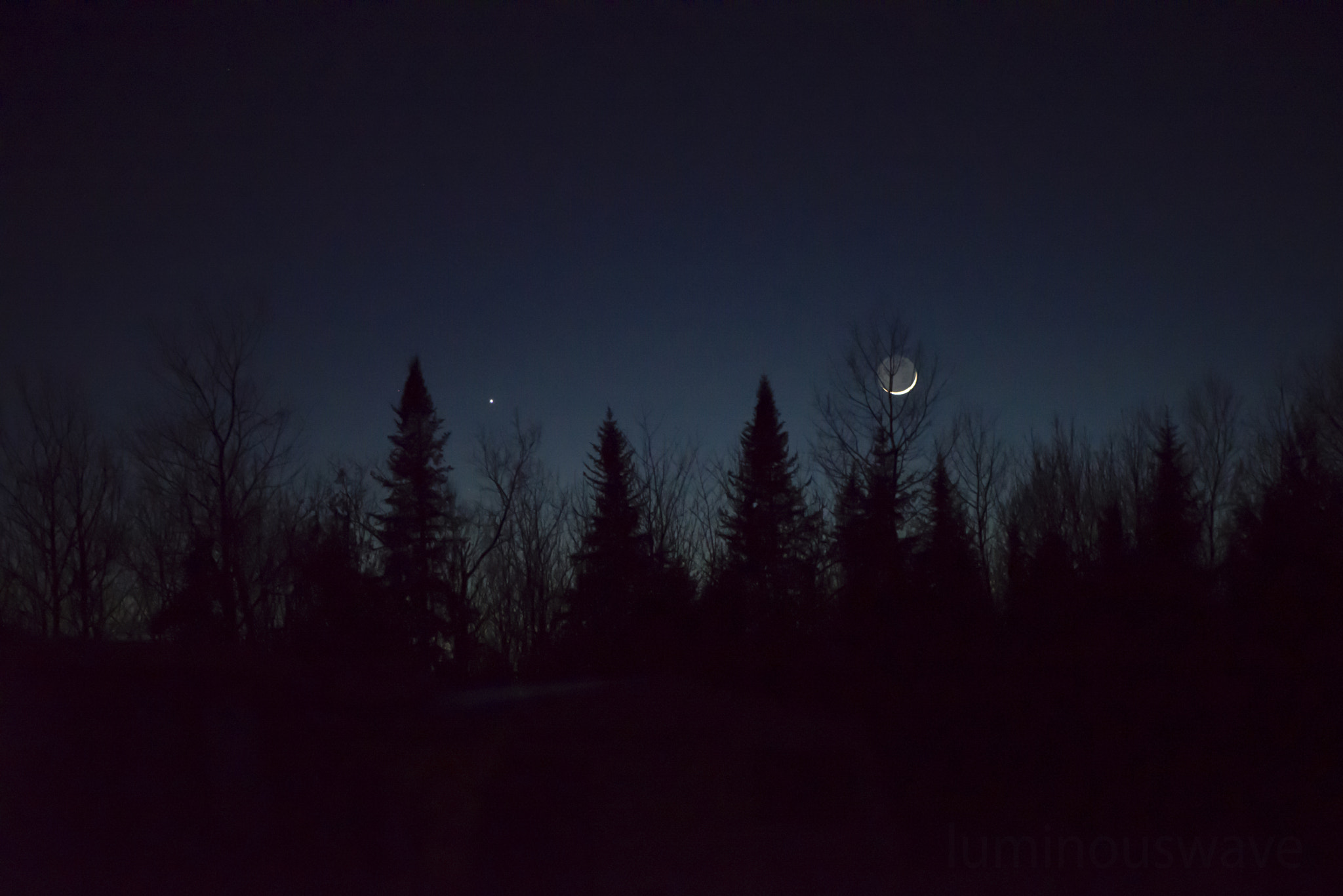 Nikon AF-S Micro-Nikkor 105mm F2.8G IF-ED VR sample photo. Moon photography